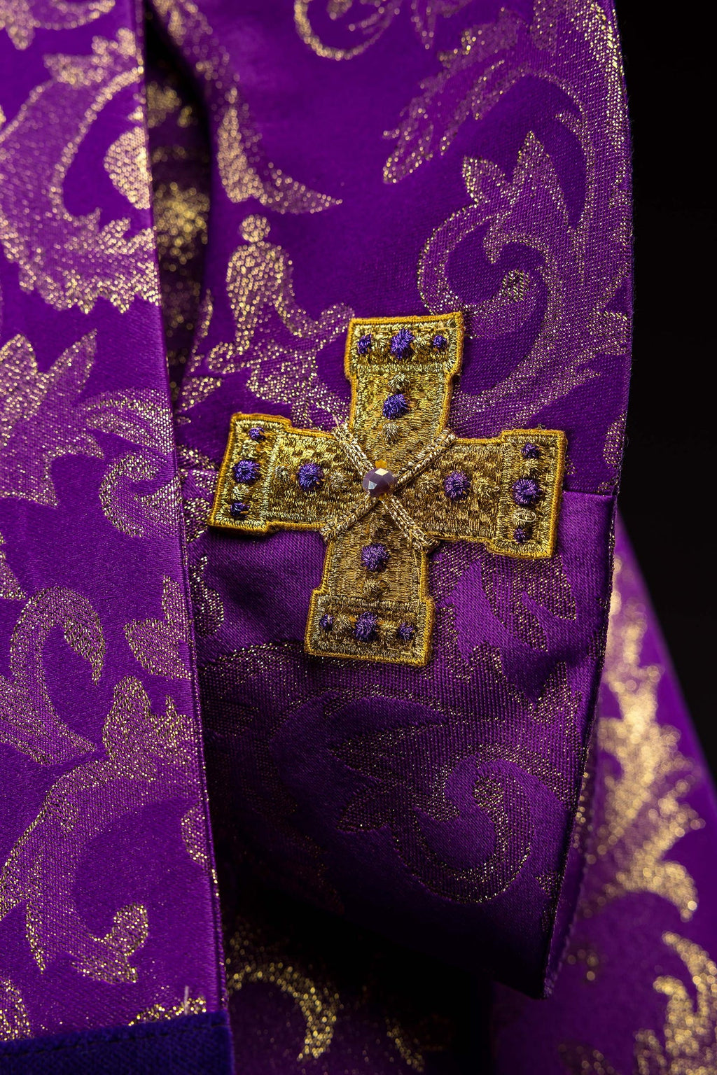 Ręcznie wykonany ornat z naturalnymi kamieniami Handmade 7003