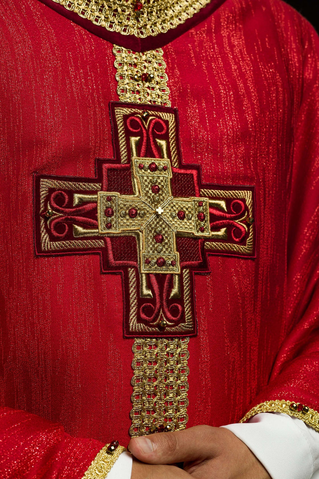 Ręcznie wykonany ornat z naturalnymi kamieniami Handmade 7015 Czerwony - ORNATY.PL