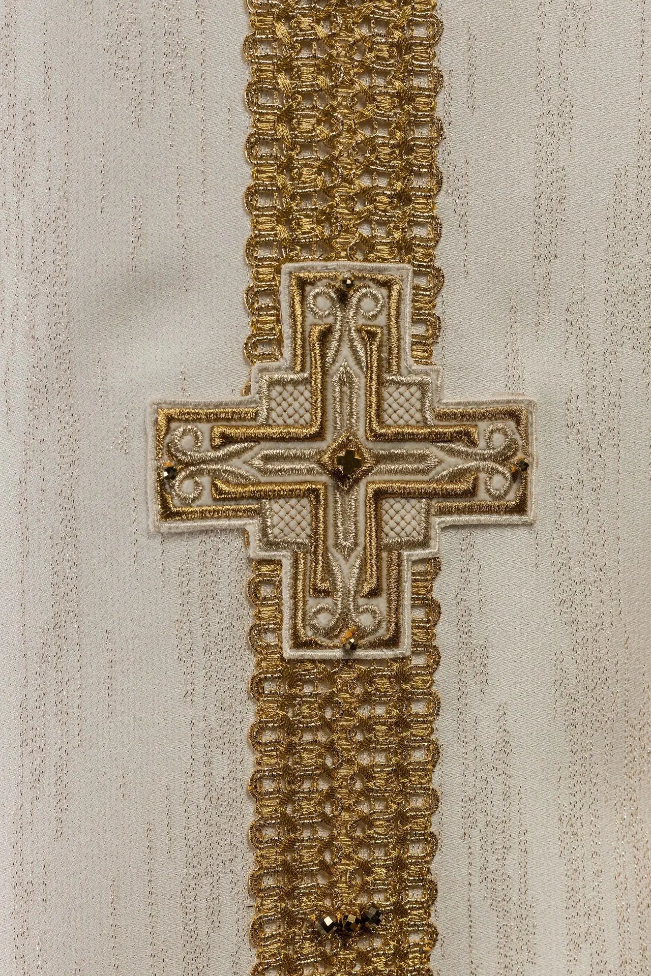 Handmade Ornat liturgiczny z Kamieniami naturalnymi Handmade 7015 Ecru