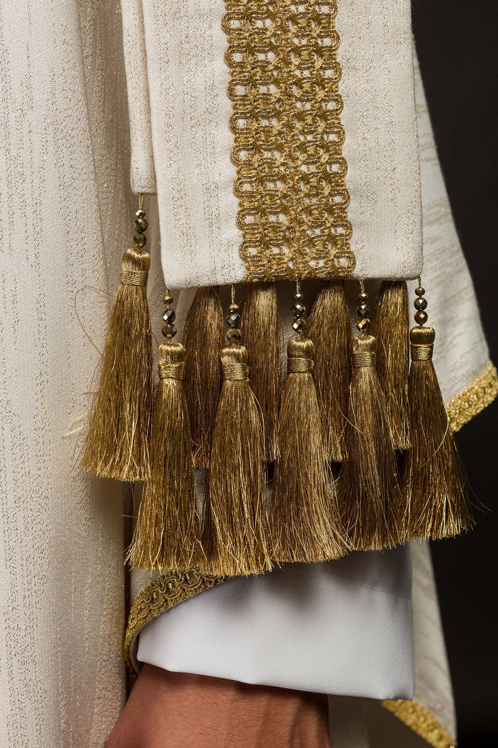 Ręcznie wykonany ornat z naturalnymi kamieniami Handmade 7015 Ecru - ORNATY.PL