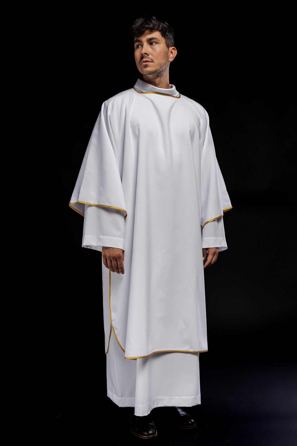Dalmatyka gładka ze złotym wykończeniem biała