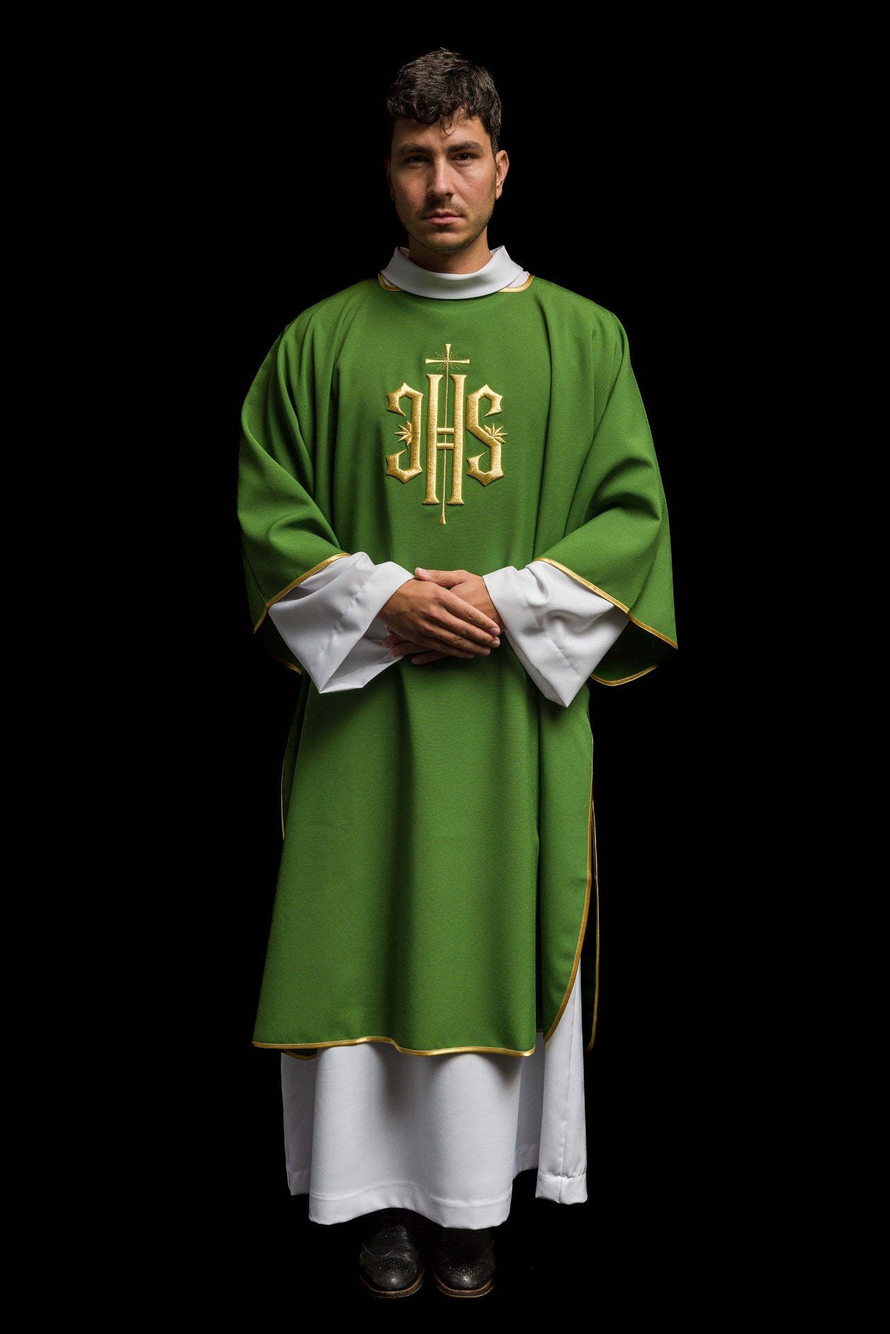 Zielona Dalmatyka z haftowanym złotym IHS - ORNATY.PL