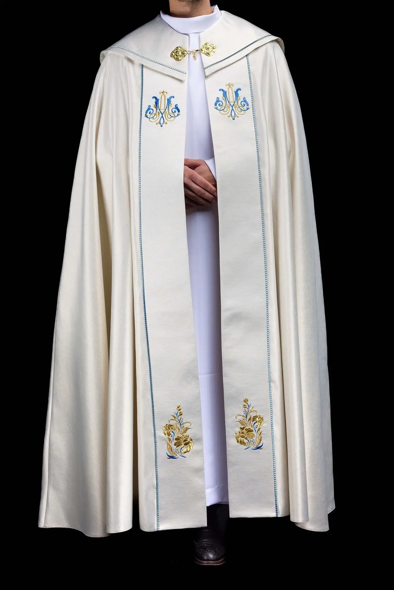 Ecru kapa liturgiczna z haftem maryjnym
