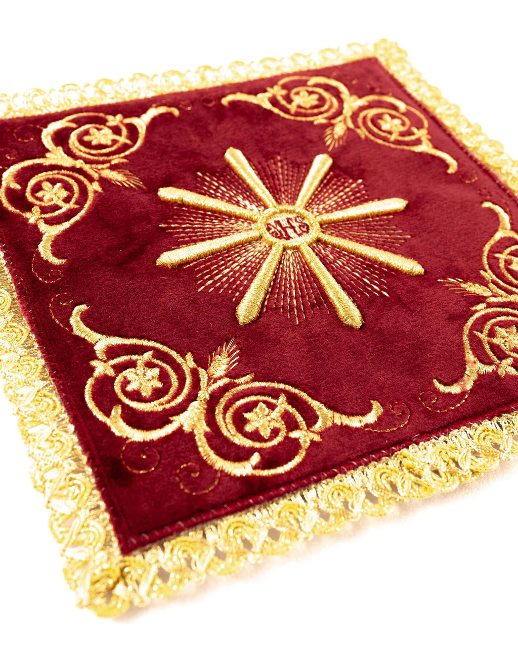 Bielizna kielichowa haftowana czerwony aksamit - ORNATY.PL