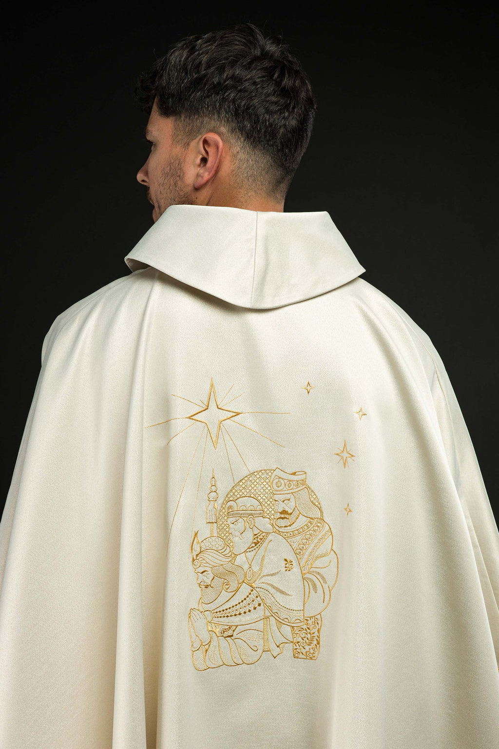 Ornat błyszczący z złotym haftem i wizerunkiem Trzech Króli - ORNATY.PL