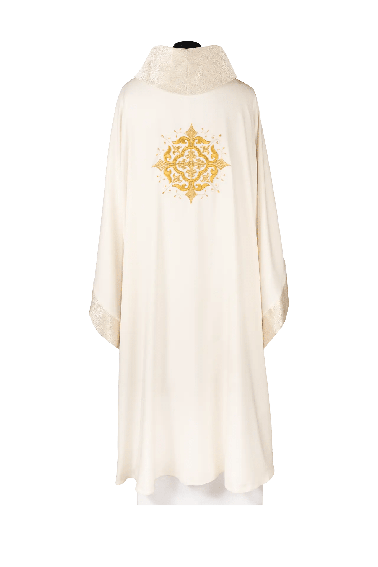 Ornat liturgiczny z haftowanym motywem krzyża i misterną lamówką w kolorze ecru 