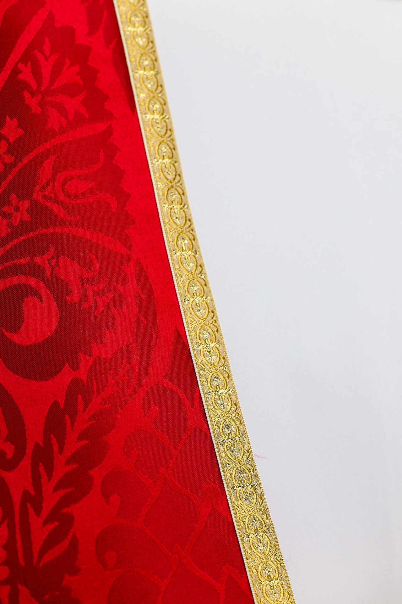 Żakardowa kapa rzymska gładka Czerwona