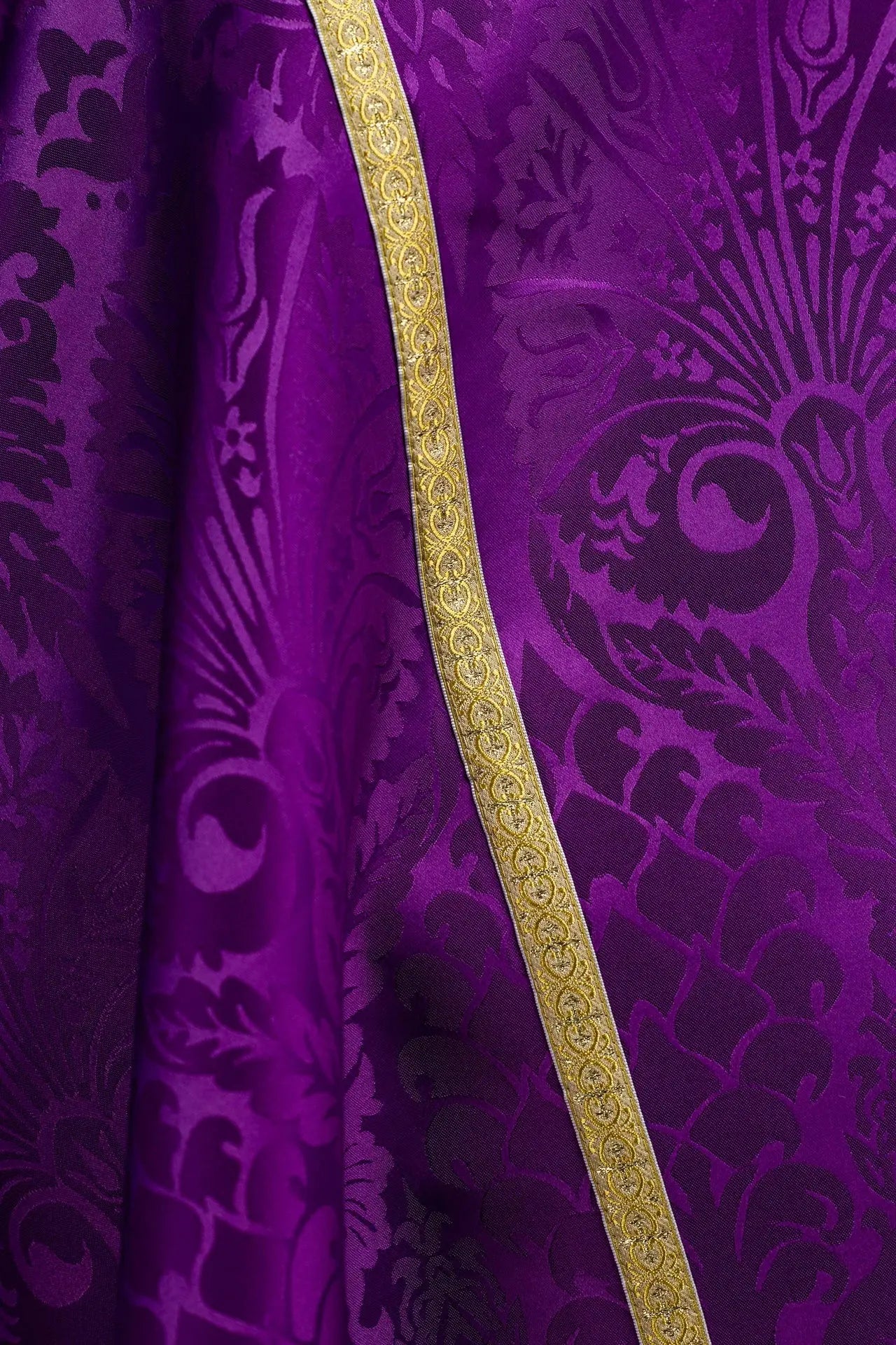 Plain Jacquard Roman Cope Purple