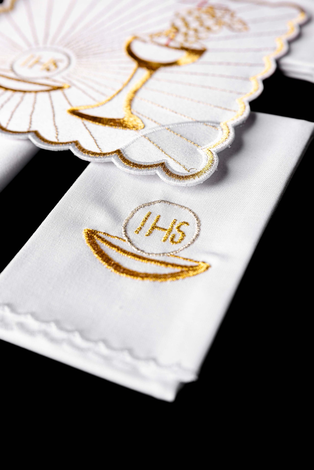 Kielich lniany z haftem eucharystycznym