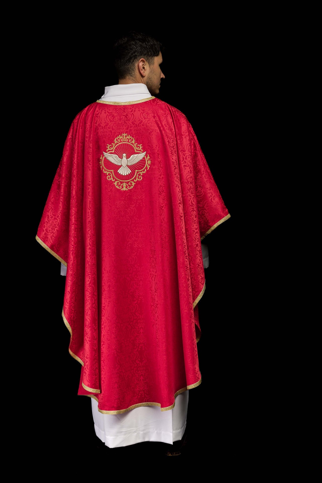 Ornat haftowany z Duchem Świętym na tkaninie żakardowej - ORNATY.PL