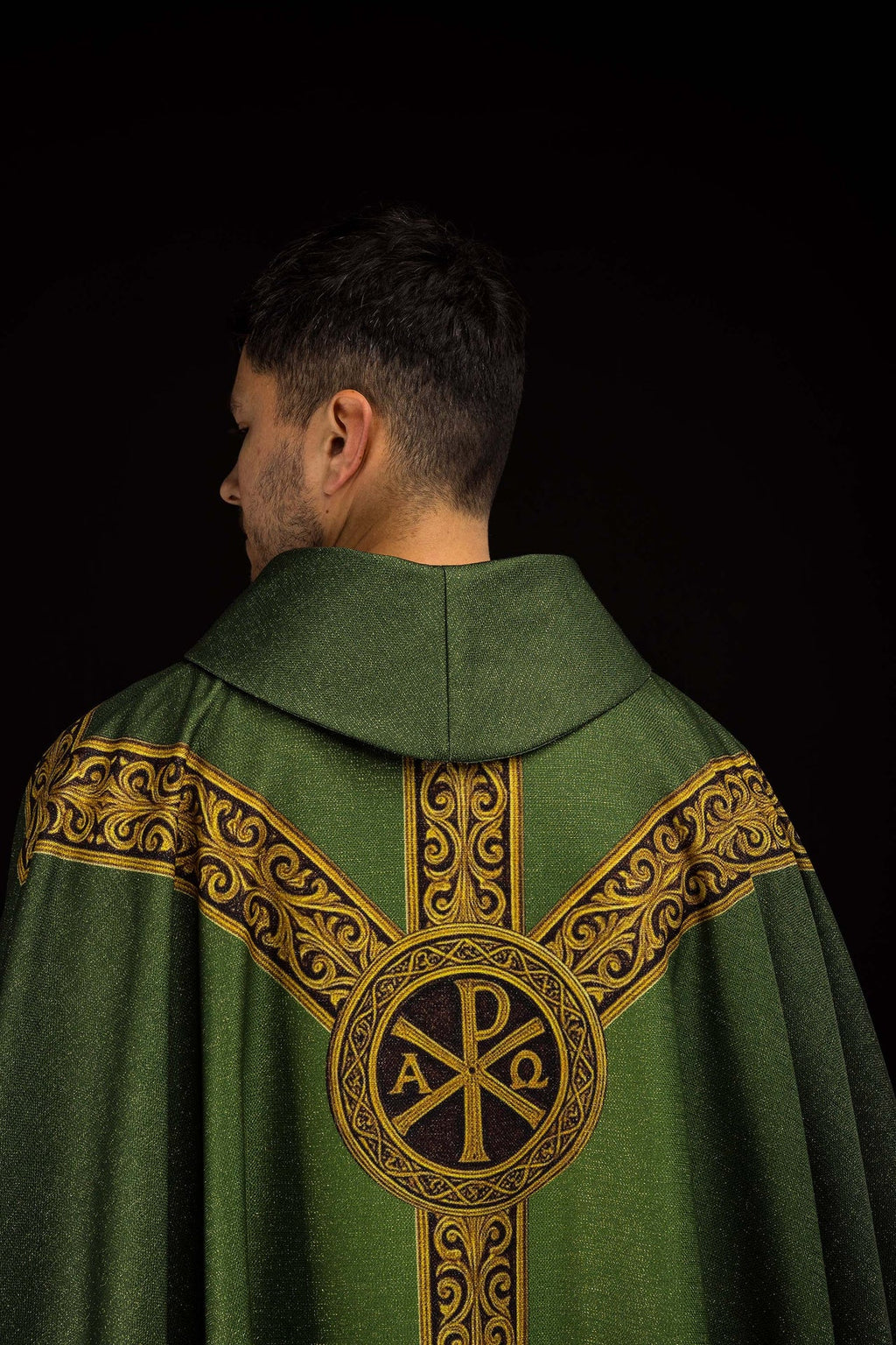 Ornat drukowany Pax zielony z bogatym złotym zdobieniem - ORNATY.PL
