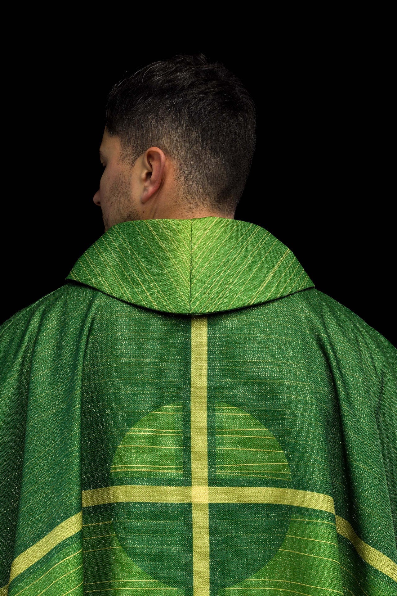 Ornat drukowany zielony z motywem krzyża