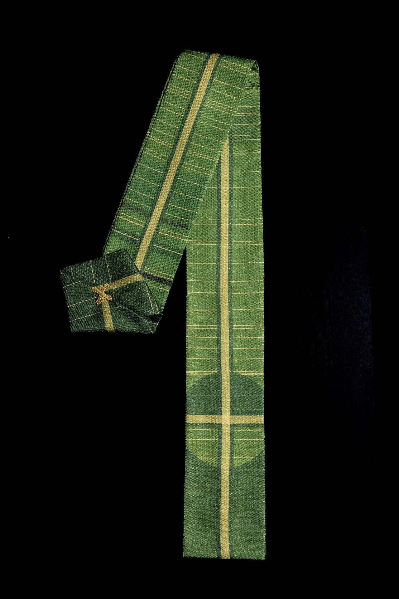 Ornat drukowany zielony z motywem krzyża - ORNATY.PL