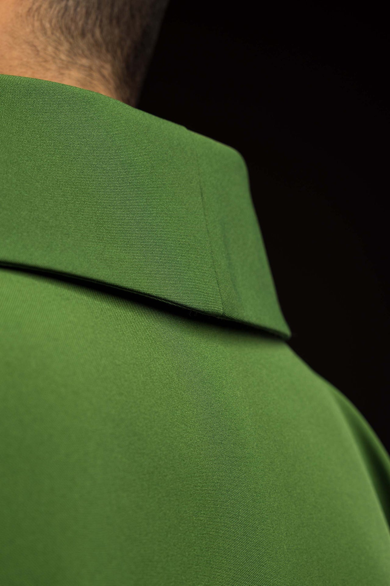 Zielony ornat haftowany motywem krzyża