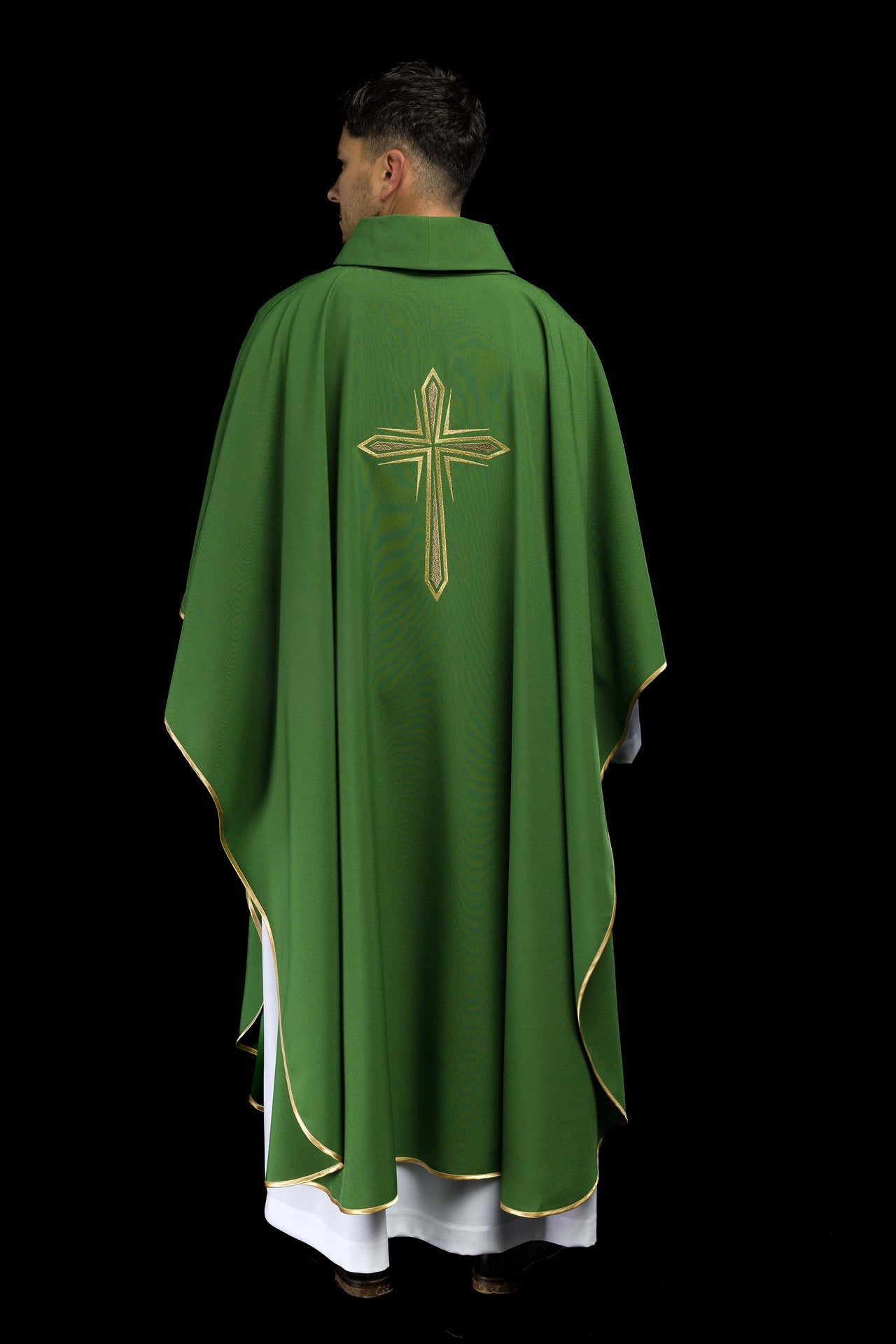 Zielony ornat z haftowanym krzyżem - ORNATY.PL