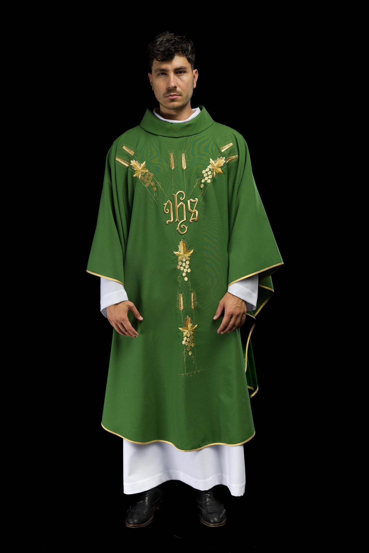 Ornat haftowany z symbolem IHS winogrona Zielony - ORNATY.PL