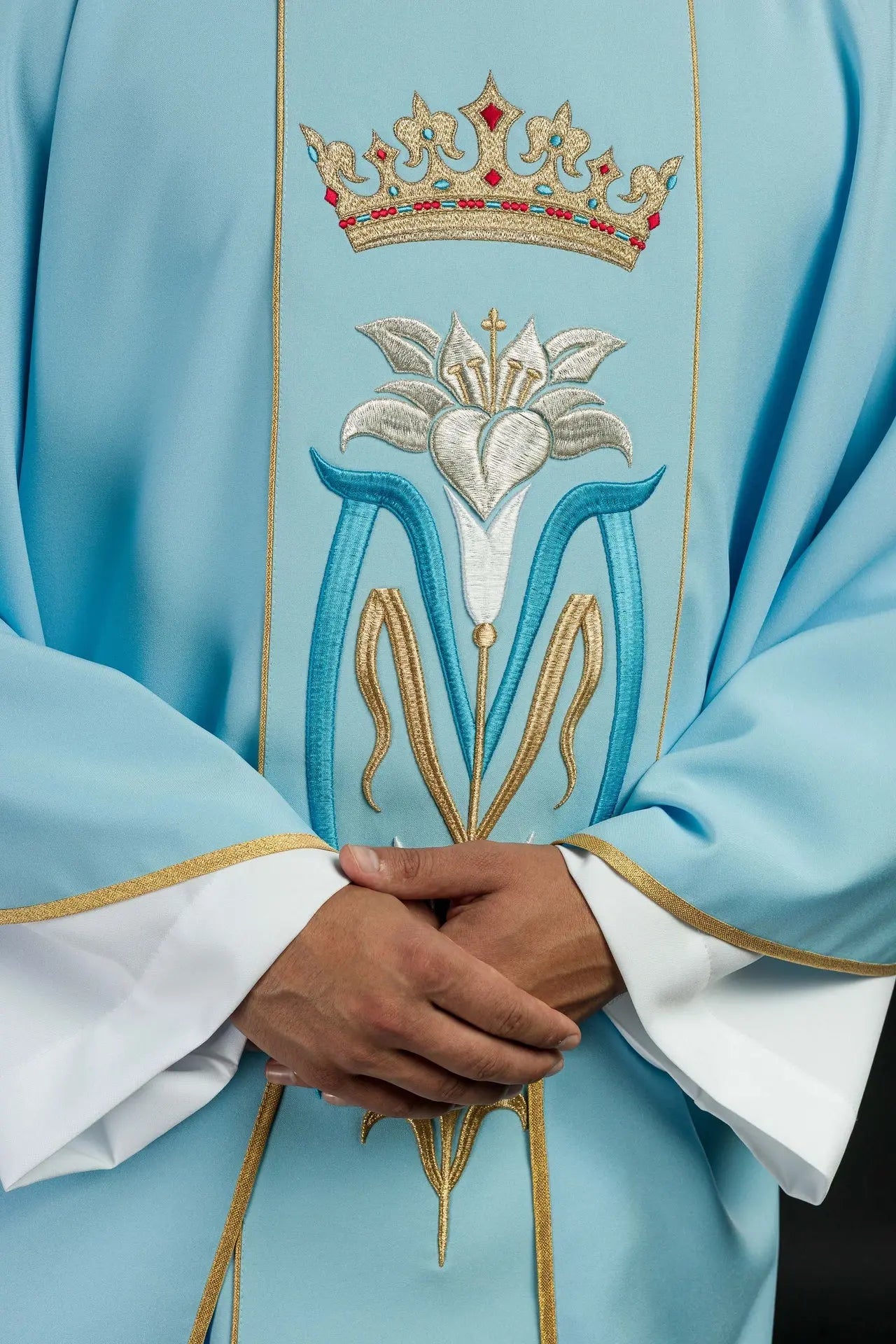 Ornat liturgiczny maryjny haftowany koroną niebieski