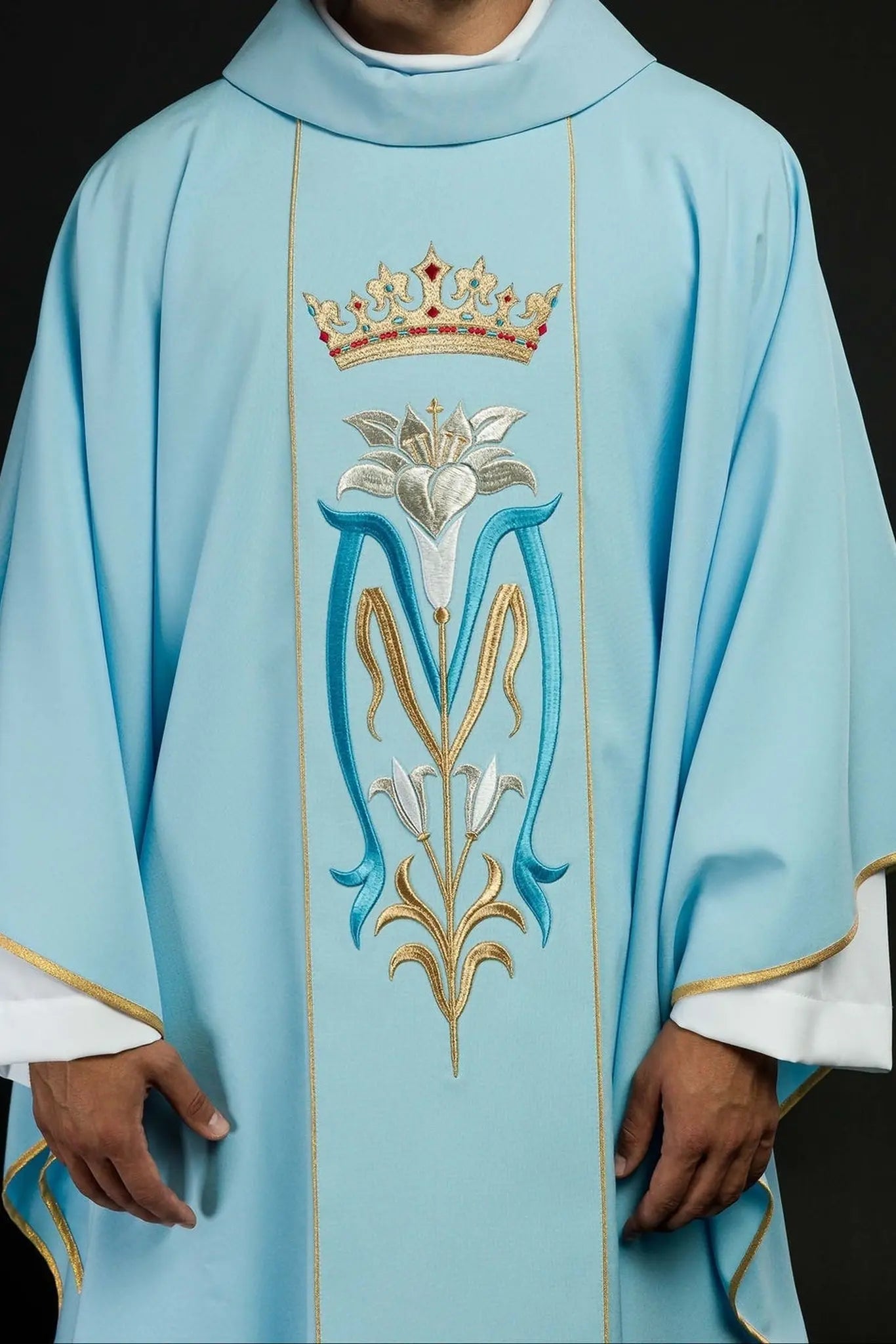 Ornat liturgiczny maryjny haftowany koroną niebieski