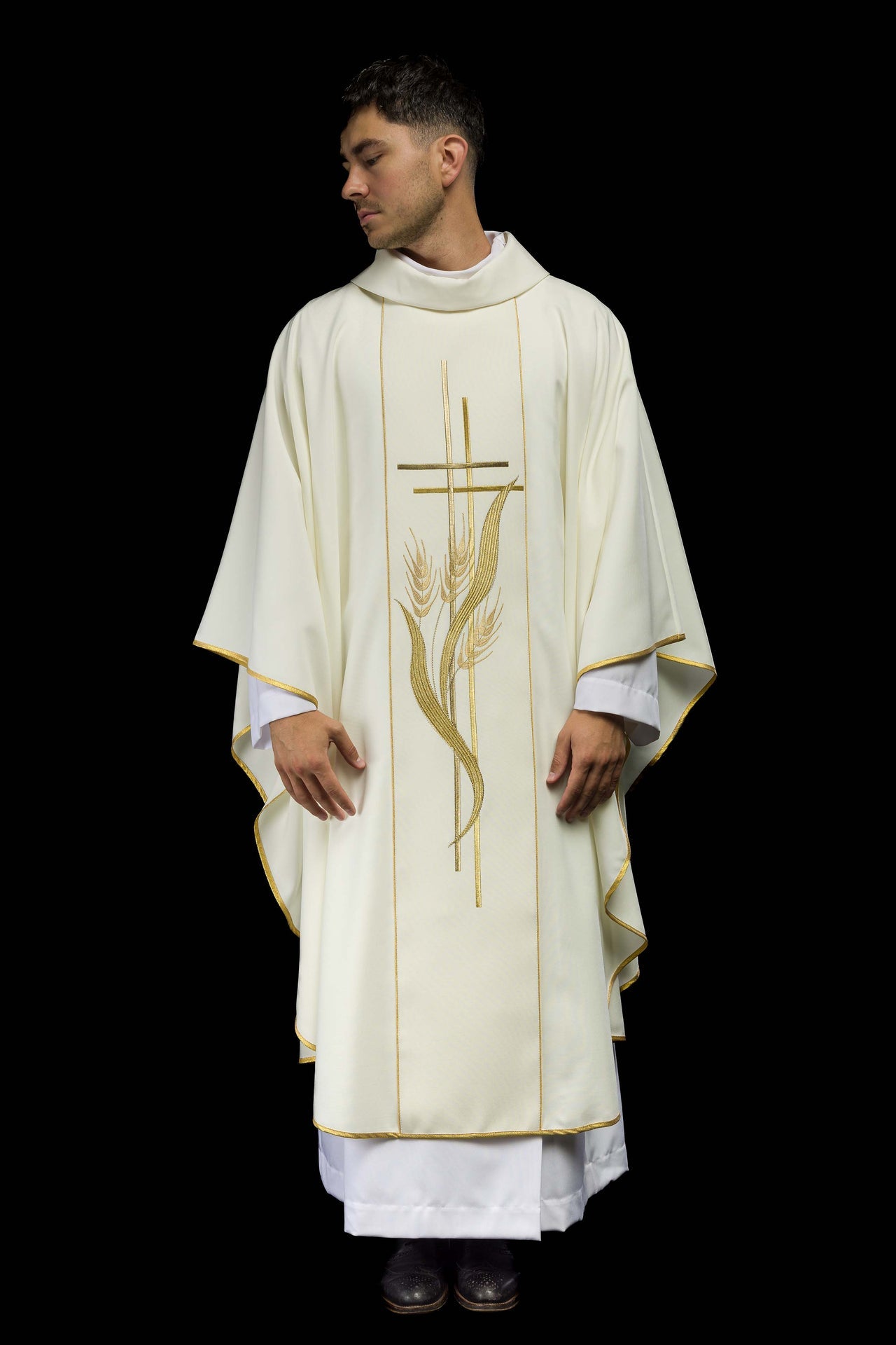 Ornat haftowany motywami krzyża i kłosów ecru - ORNATY.PL
