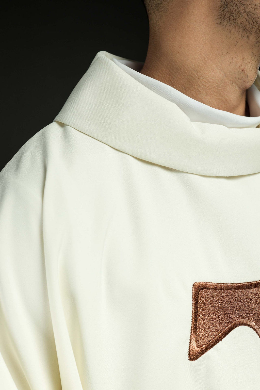 Ornat liturgiczny z franciszkańskim krzyżem - ORNATY.PL