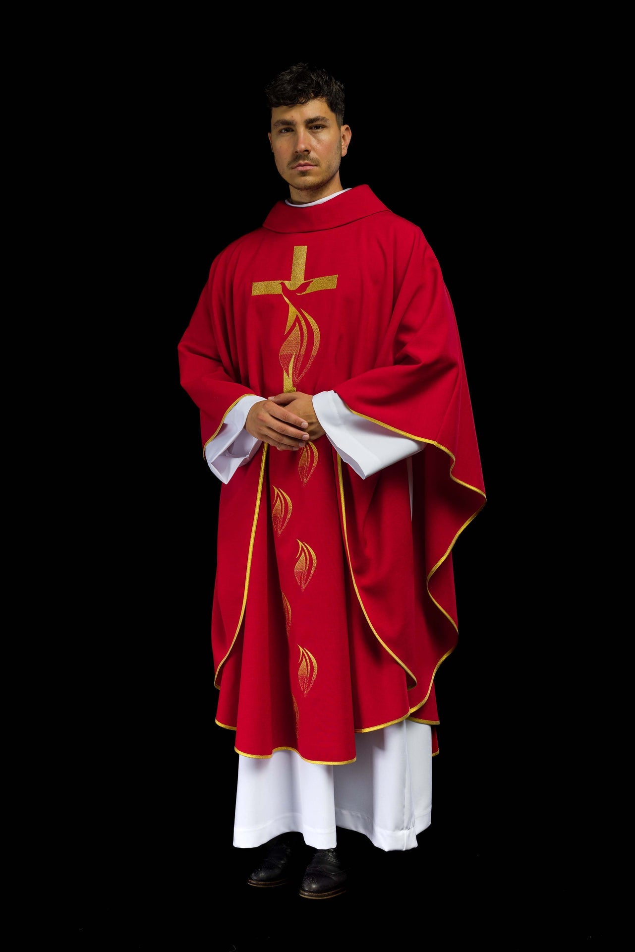 Czerwony ornat z haftem Ducha Świętego - ORNATY.PL