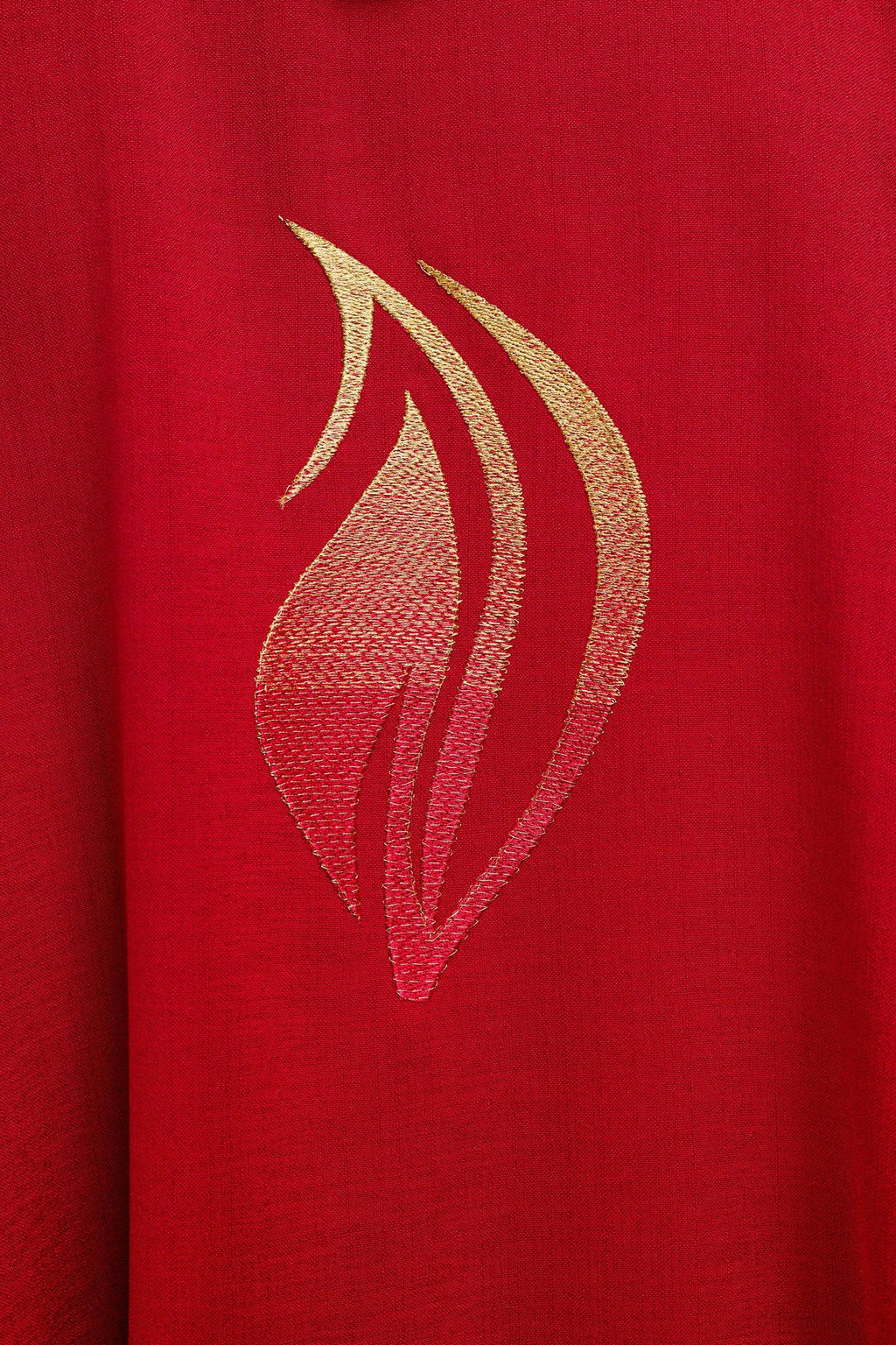 Czerwony ornat z haftem Ducha Świętego - ORNATY.PL