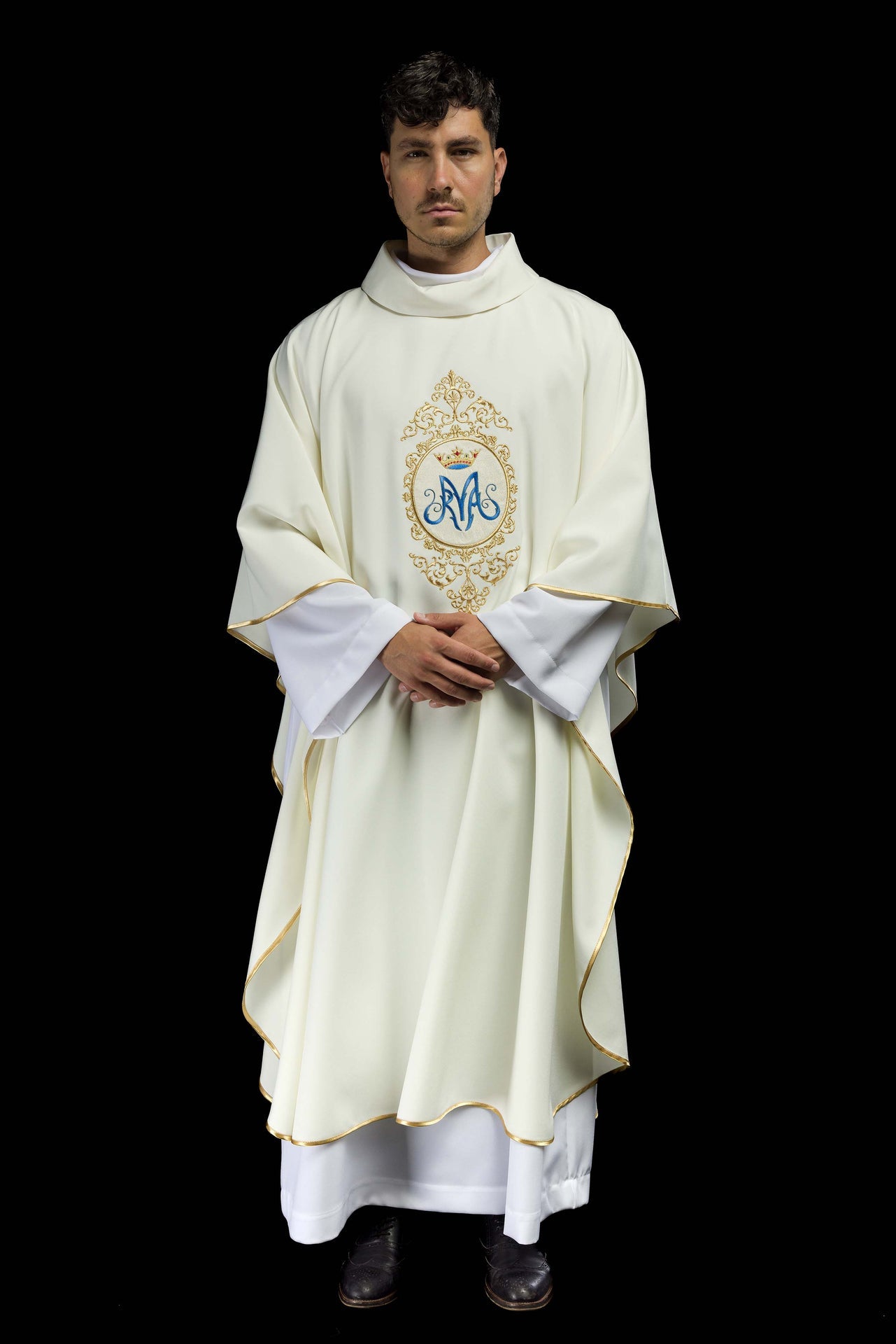 Ornat z motywem maryjnym otoczonym złotym haftem - ORNATY.PL