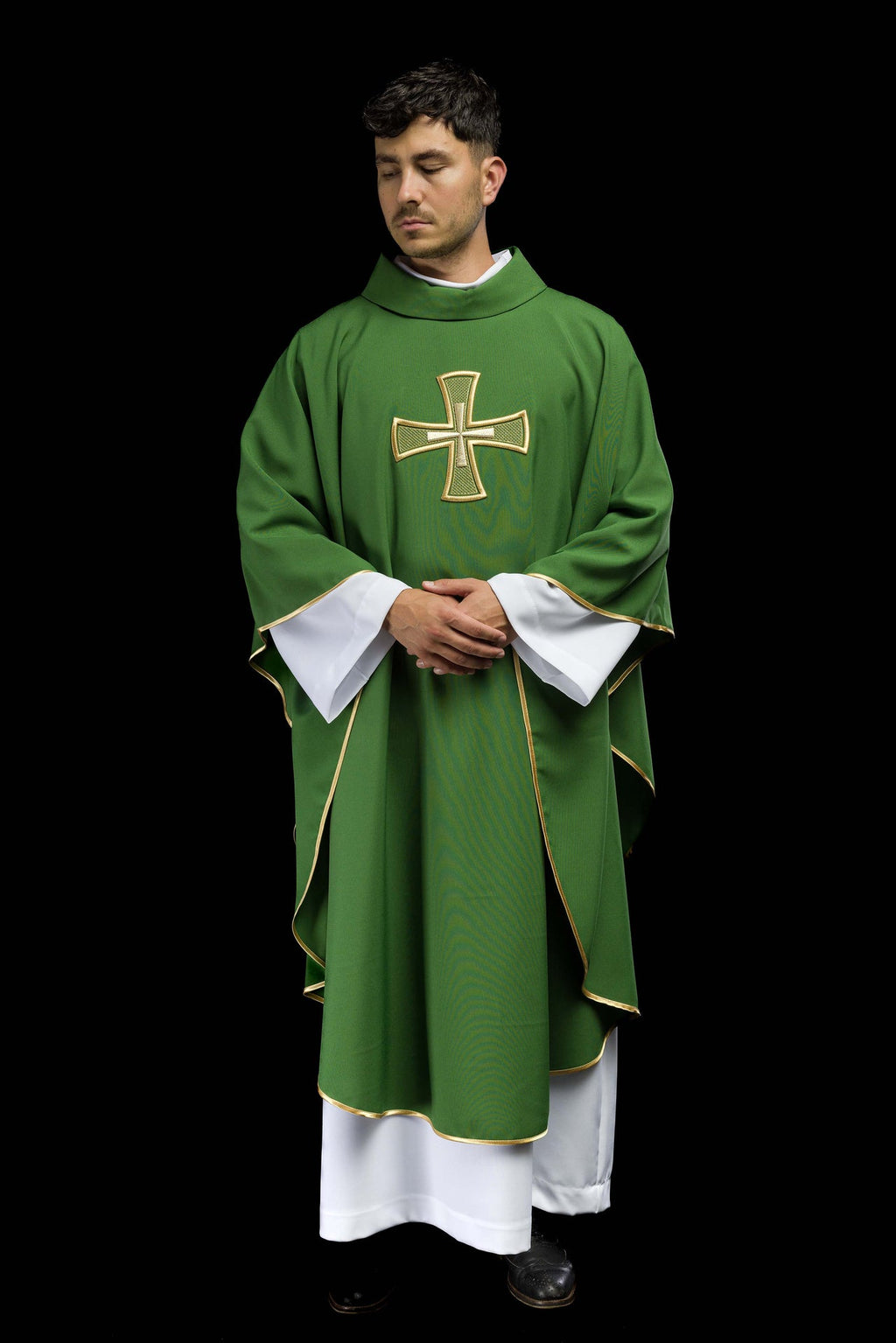 Ornat haftowany Zielony z Motywem Krzyża - ORNATY.PL