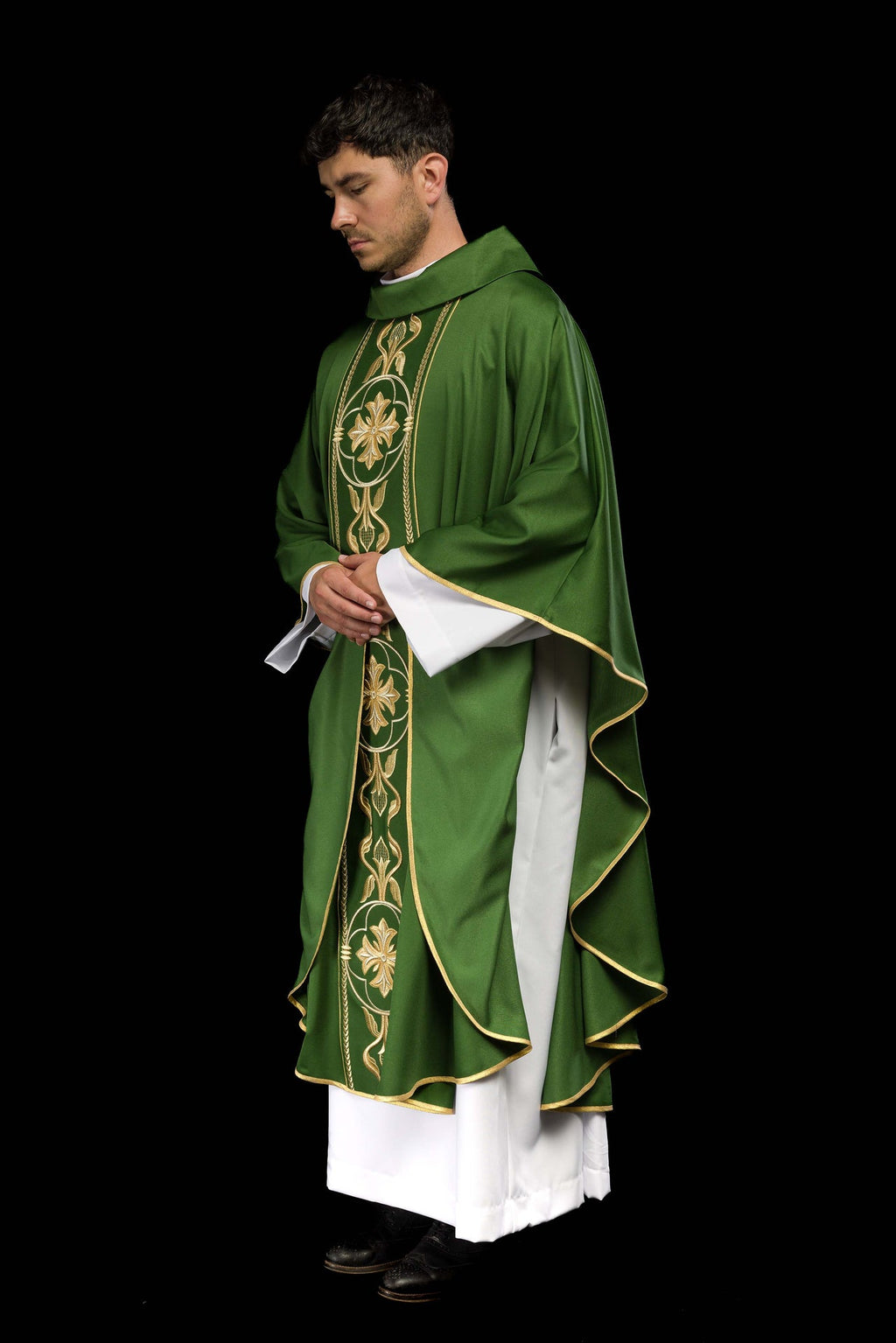 Ornat haftowany Zielony z Ozdobnym Pasem - ORNATY.PL