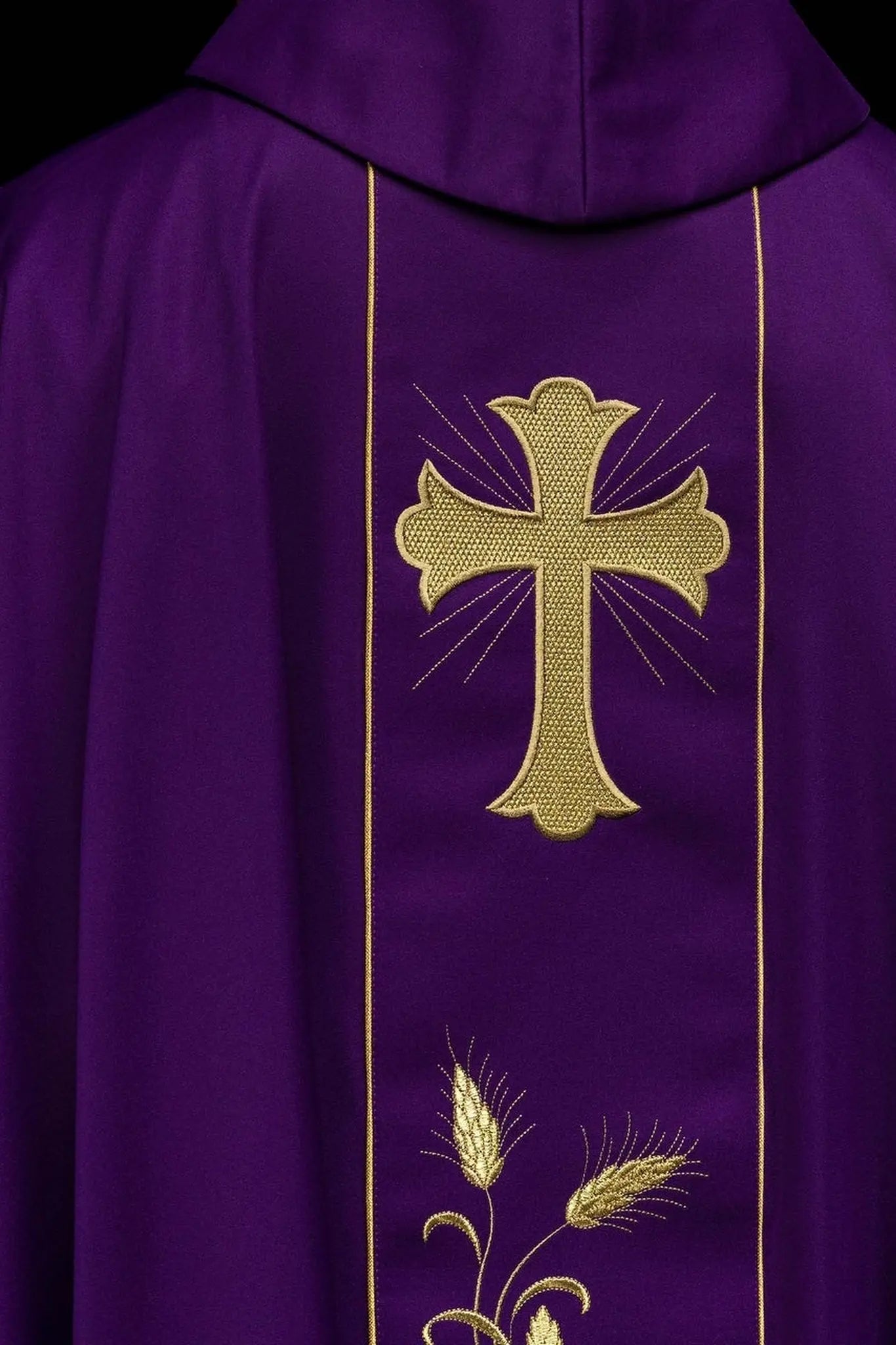 Chasuble Cross and ears in Purple