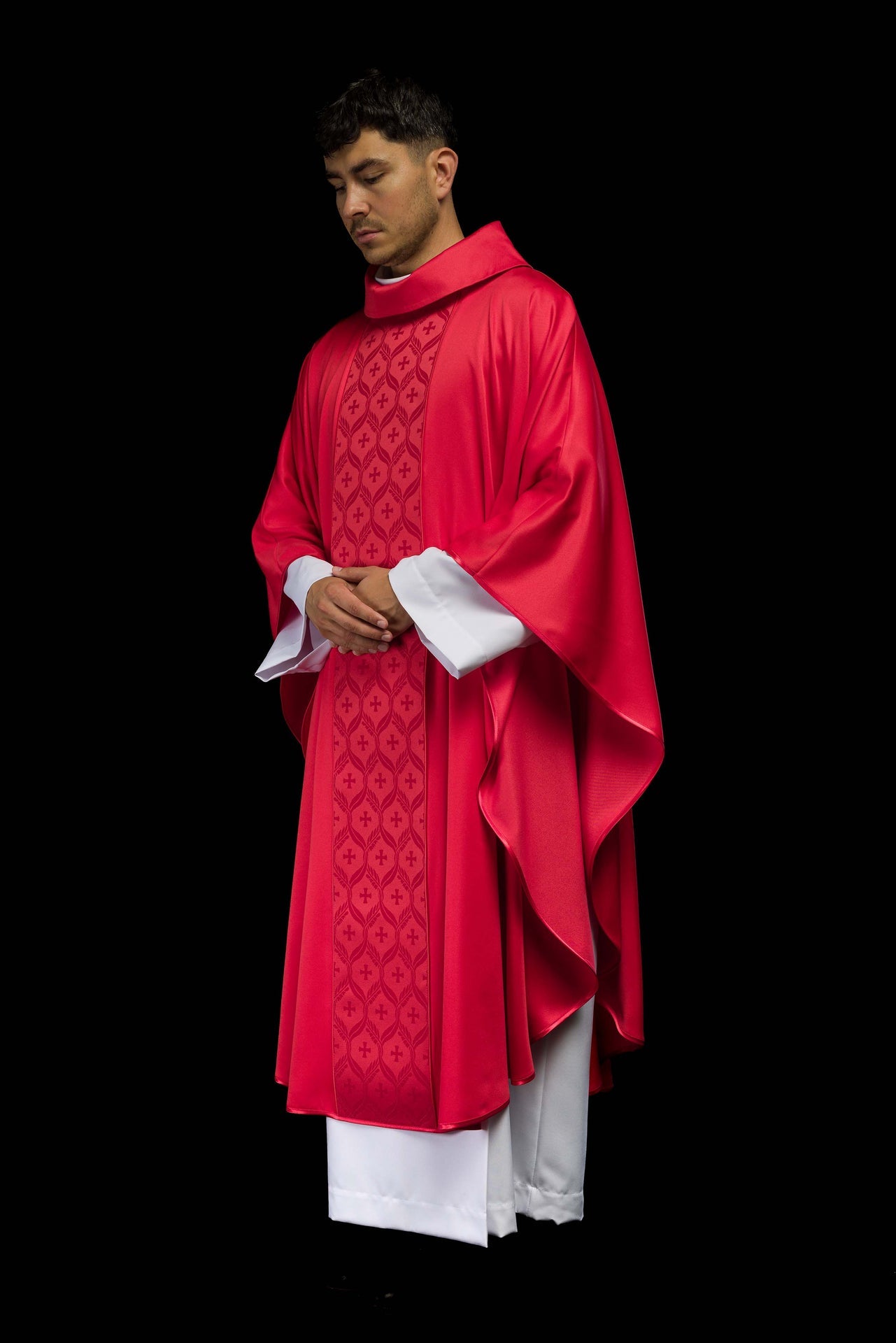 Ornat czerwony z żakardowym pasem w krzyże - ORNATY.PL