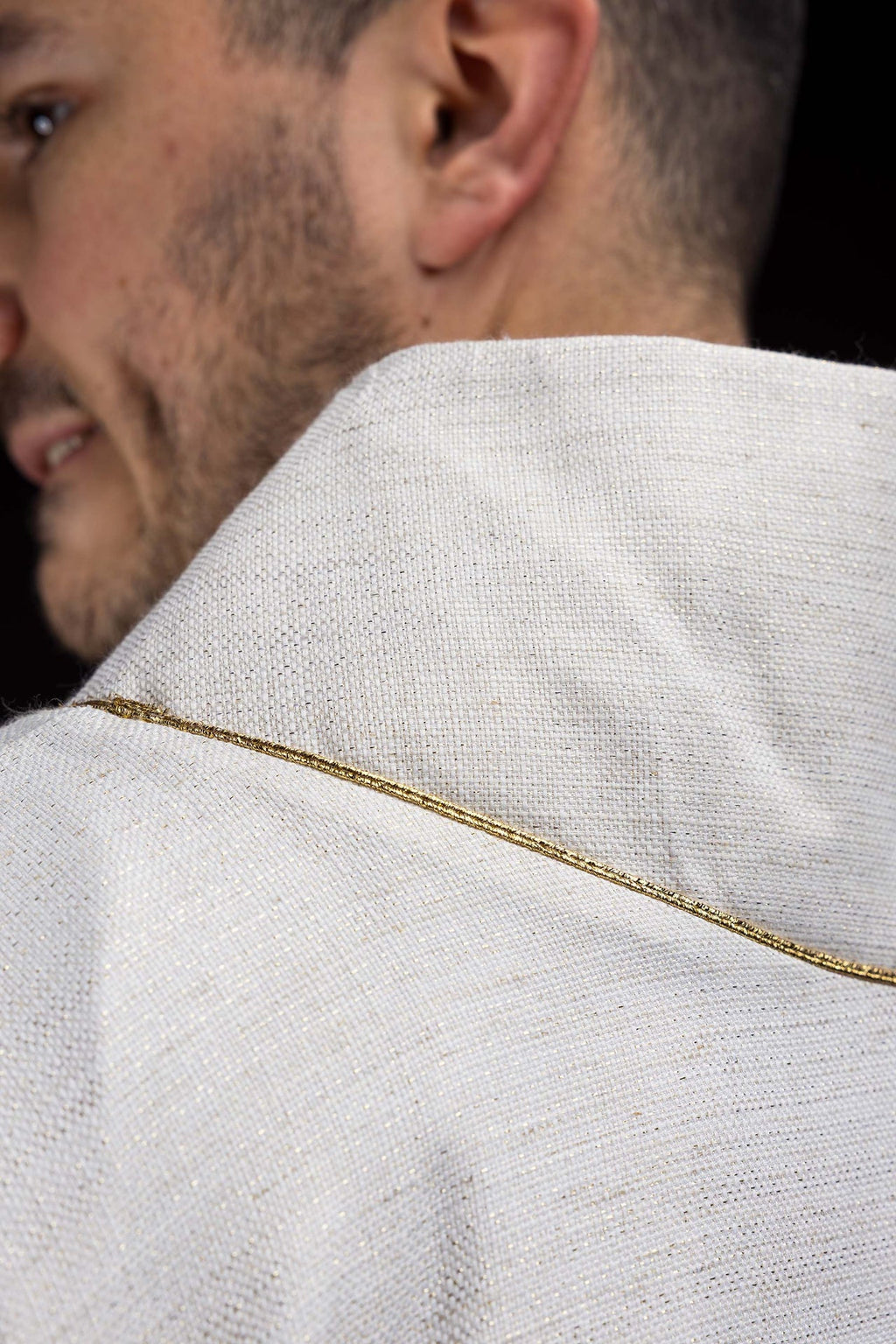 Ornat haftowany z Krzyżem Jerozolimskim ecru