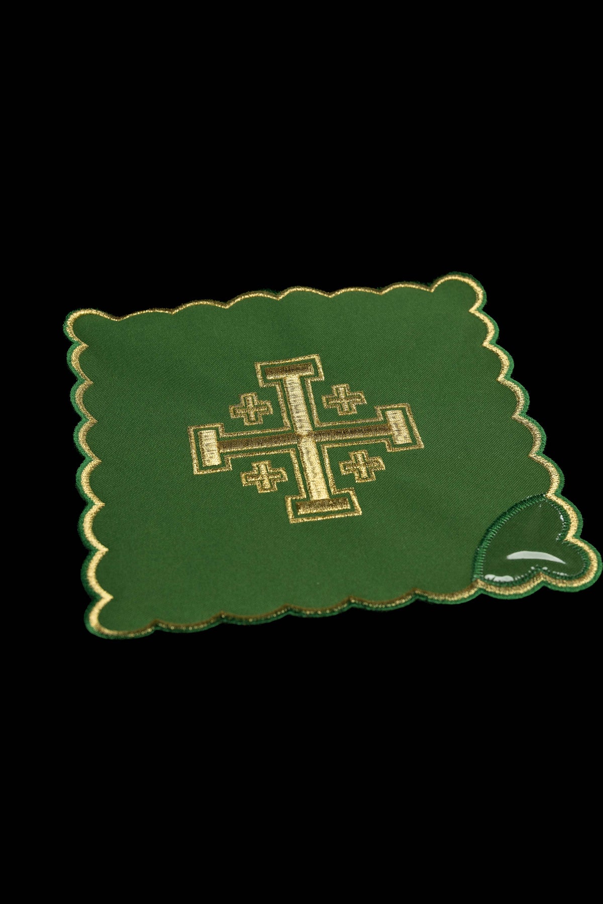 Zestaw palek kielichowych z haftowanym Krzyżem jerozolimskim w czterech kolorach liturgicznych
