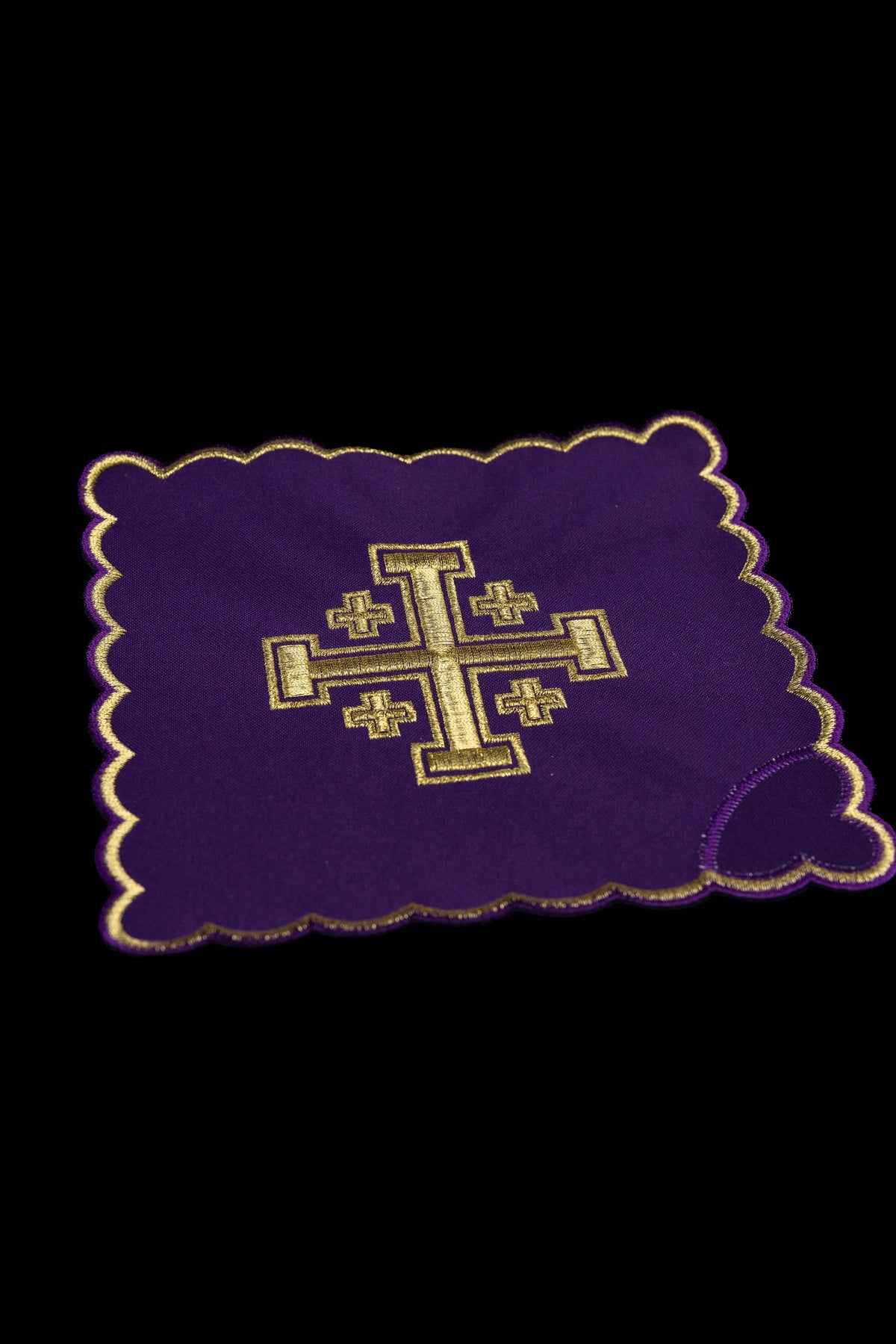 Zestaw palek kielichowych z haftowanym Krzyżem jerozolimskim w czterech kolorach liturgicznych