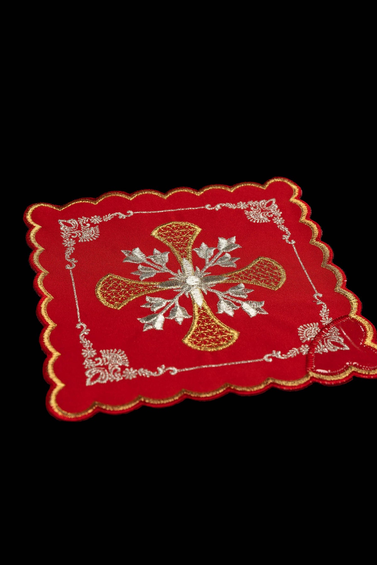 Komplet czterech palków liturgicznych z haftem krzyża