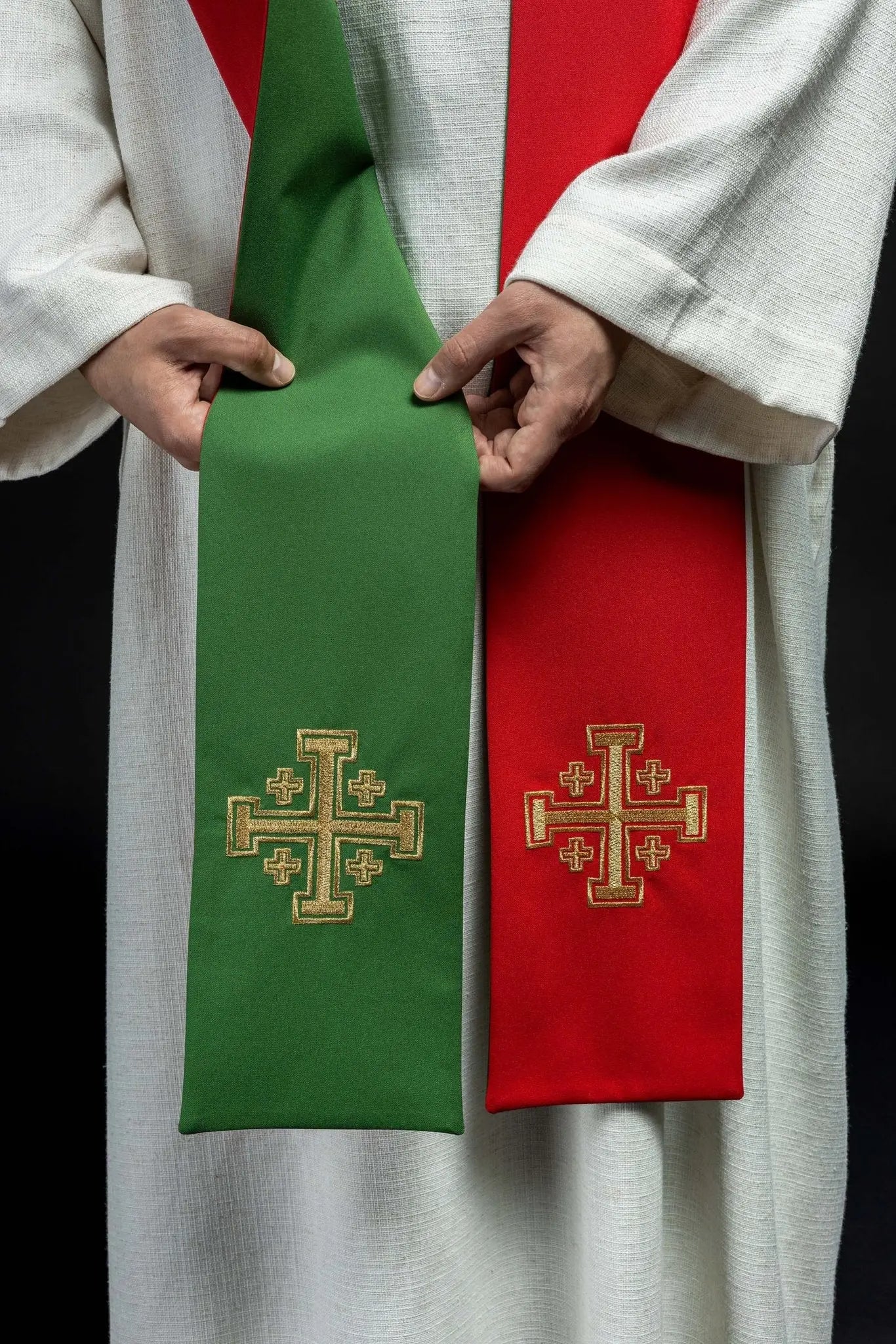 Dwustronna haftowana stuła kapłańska zielona i czerwona z Krzyżem jerozolimskim
