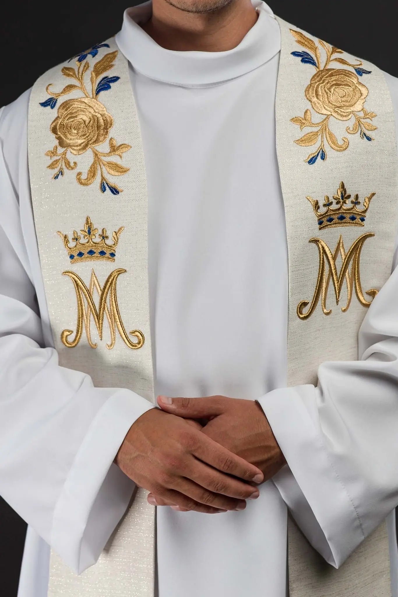 Haftowana stuła z symbolem maryjnym