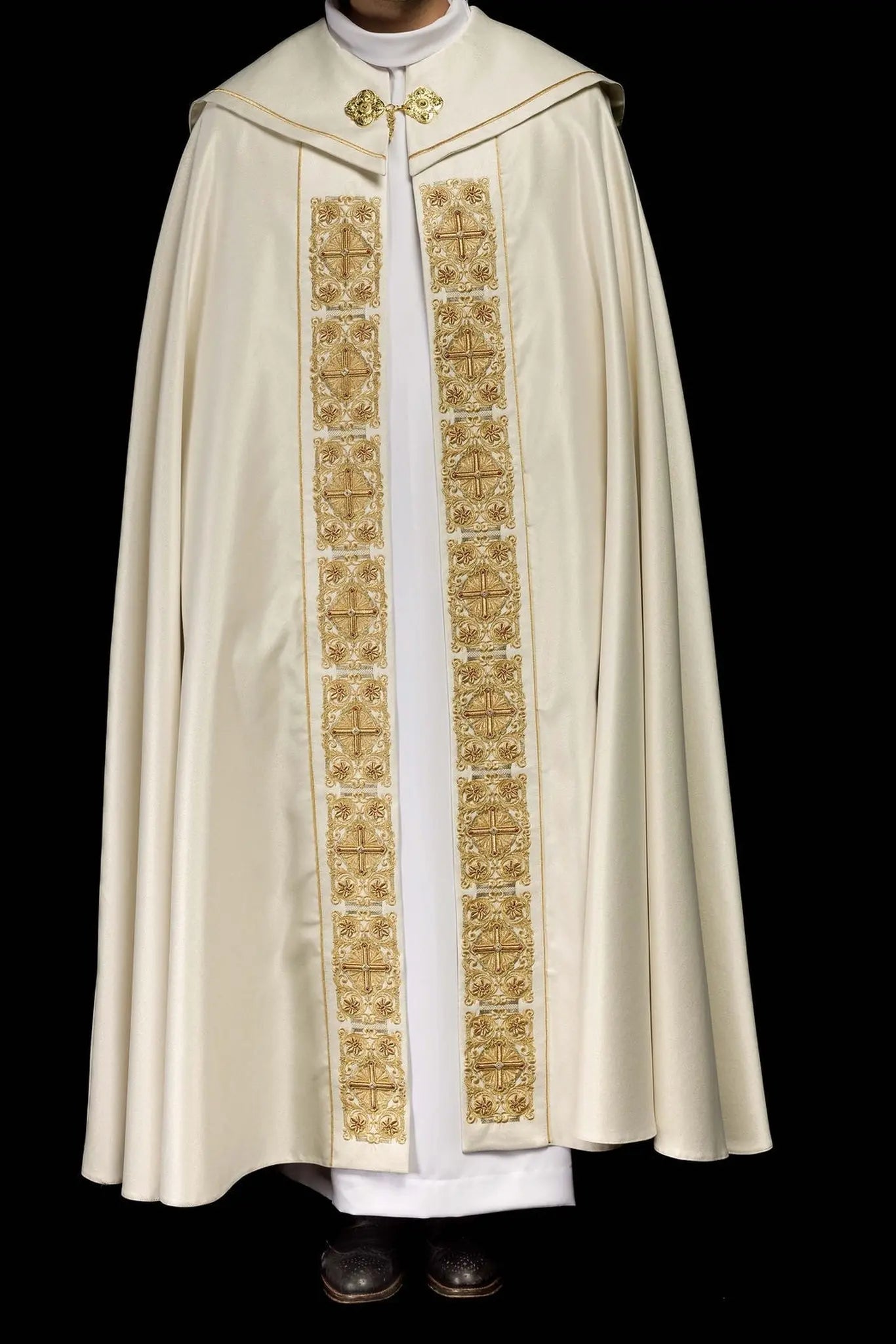 Peleryna liturgiczna z bogato zdobionym pasem 150 cm