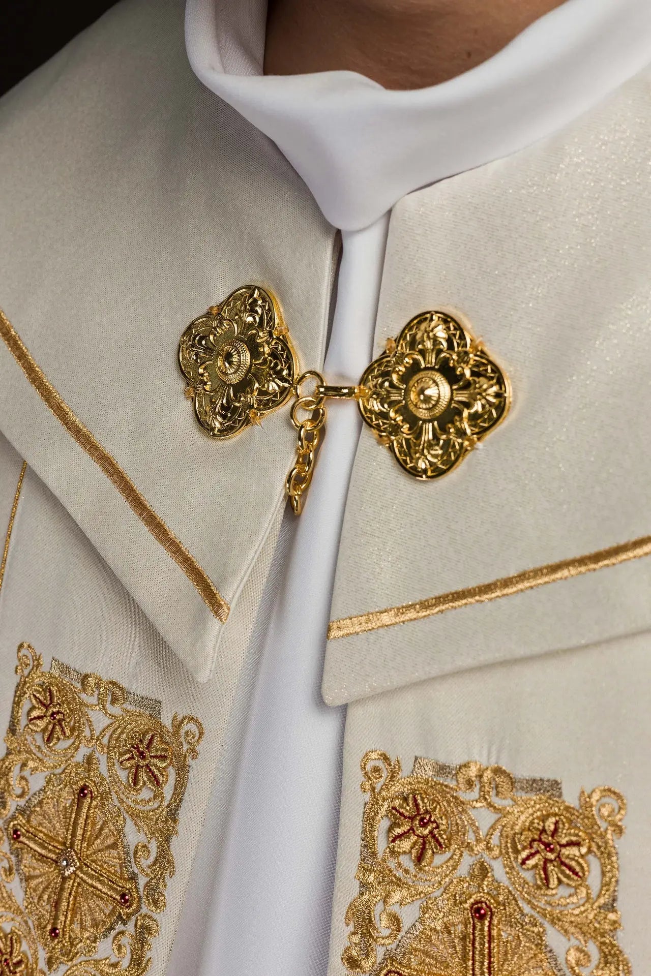 Peleryna liturgiczna z bogato zdobionym pasem 150 cm