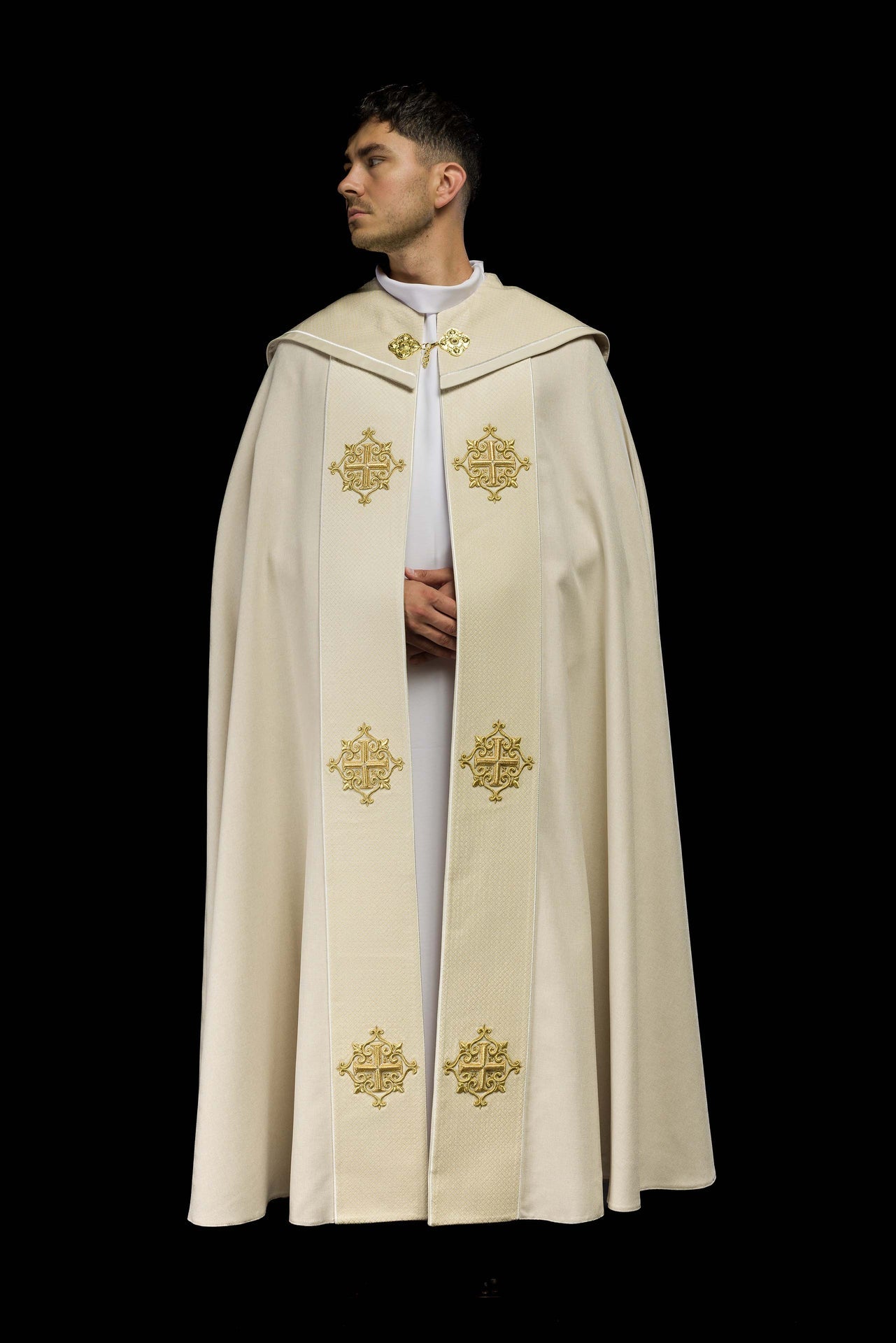 Kapa liturgiczna z aksamitnym ecru pasem i haftem krzyży - ORNATY.PL