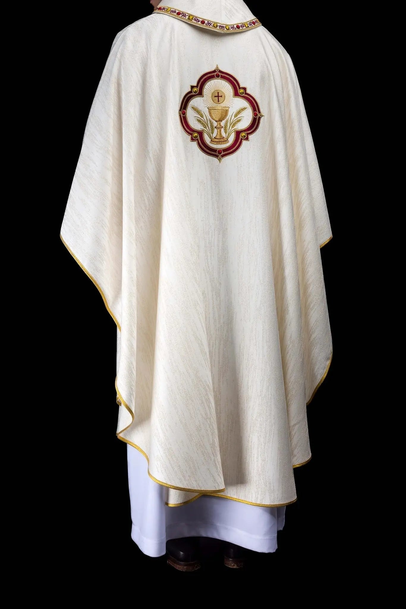 Chasuble with Embroidery of the Sacred Heart of Jesus and Eucharistic Chalice