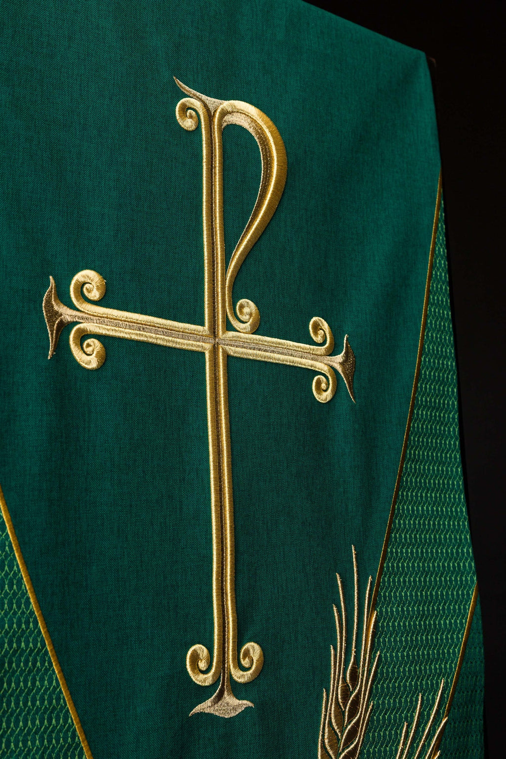 Serweta na lektorium z haftem PAX zielona - ORNATY.PL