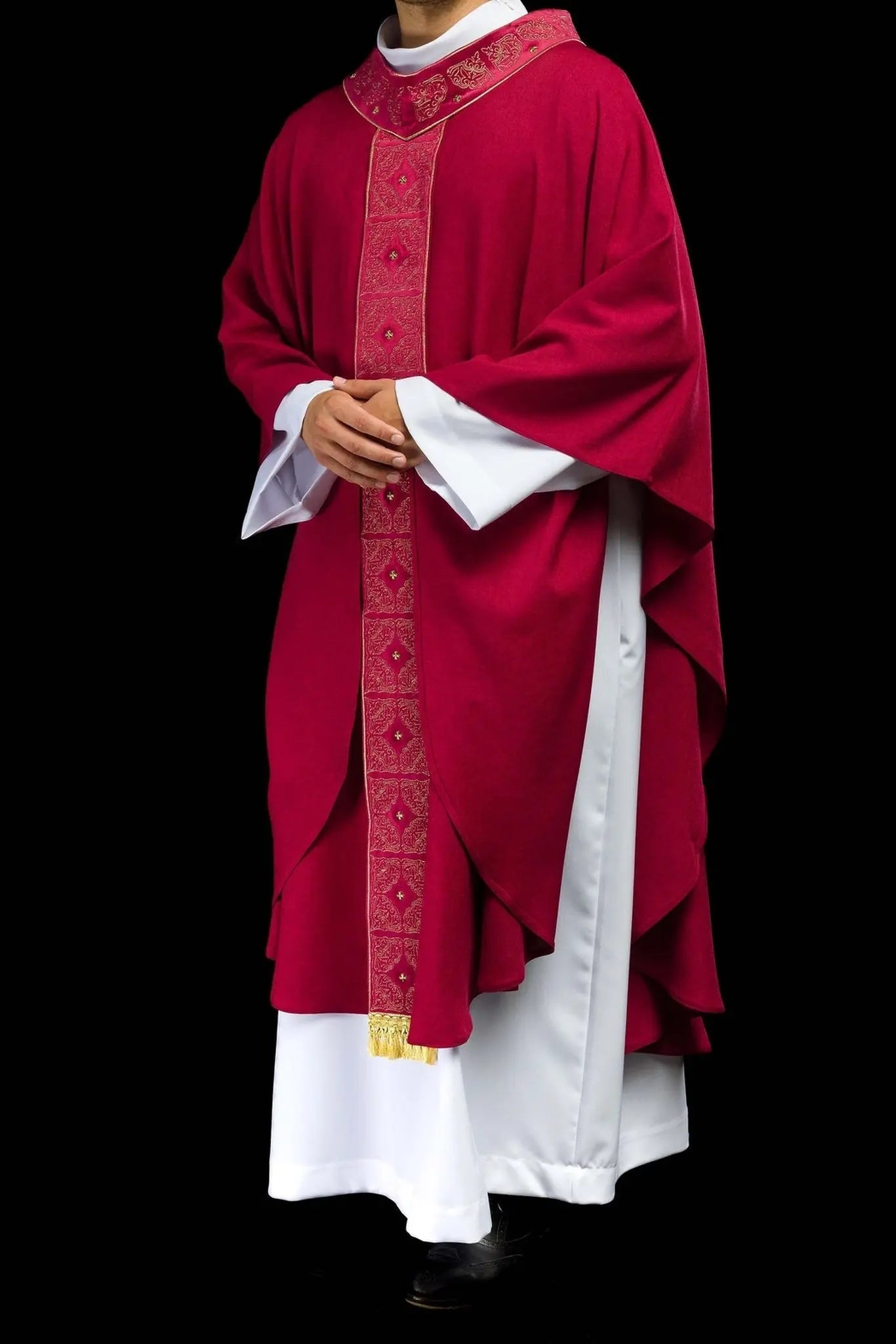 Chasuble with richly embroidered belt and collar in red