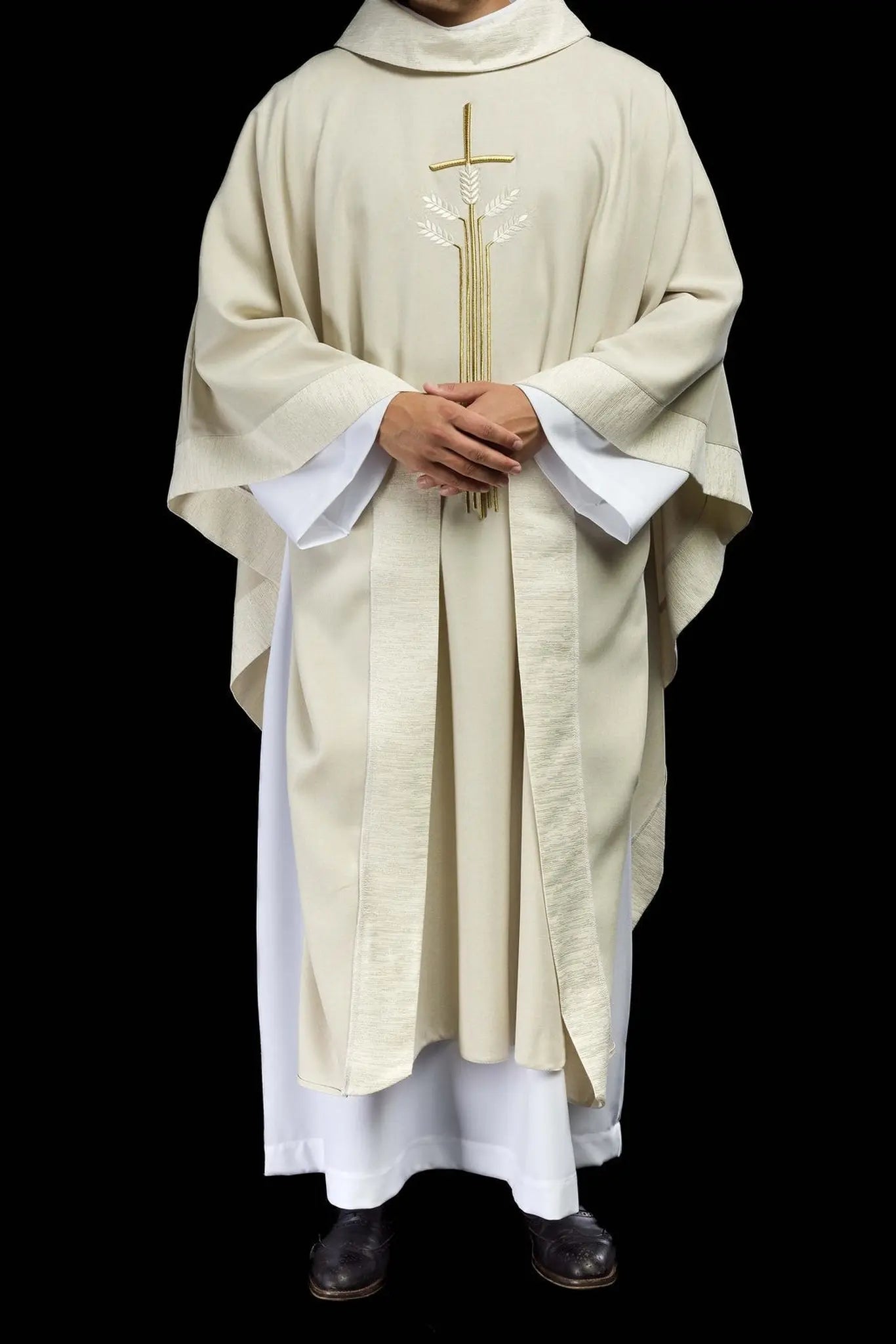Ornat liturgiczny z motywem krzyża, kłosów i ryby