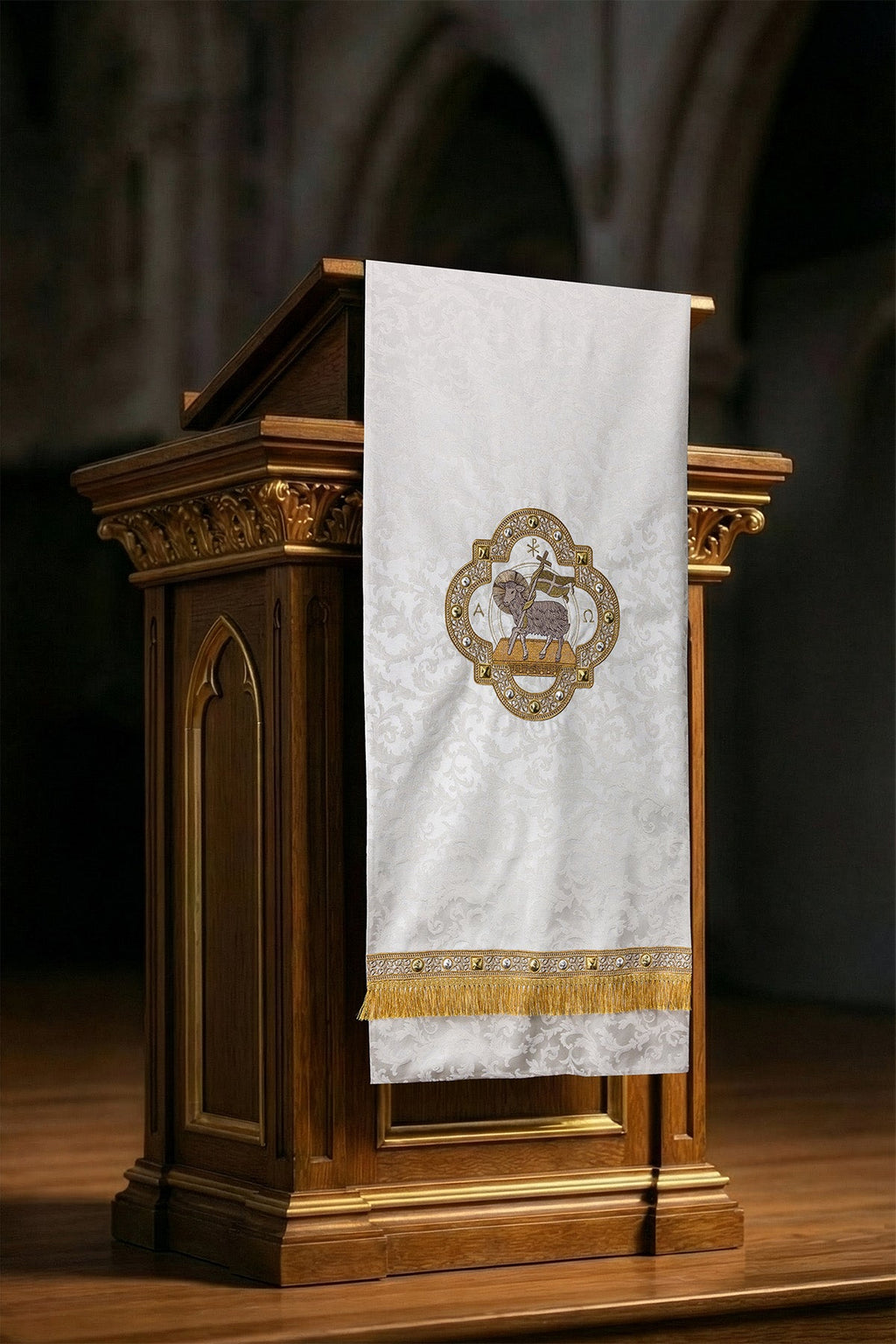 Serweta na lektorium z haftem baranka tkanina żakardowa ecru