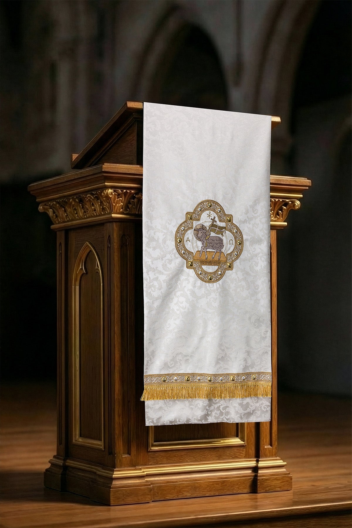 Serweta na lektorium z haftem baranka tkanina żakardowa ecru