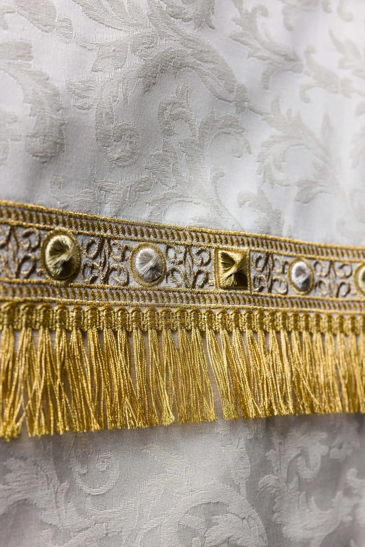 Lectern Cover in Ecru with Paschal Lamb Embroidery