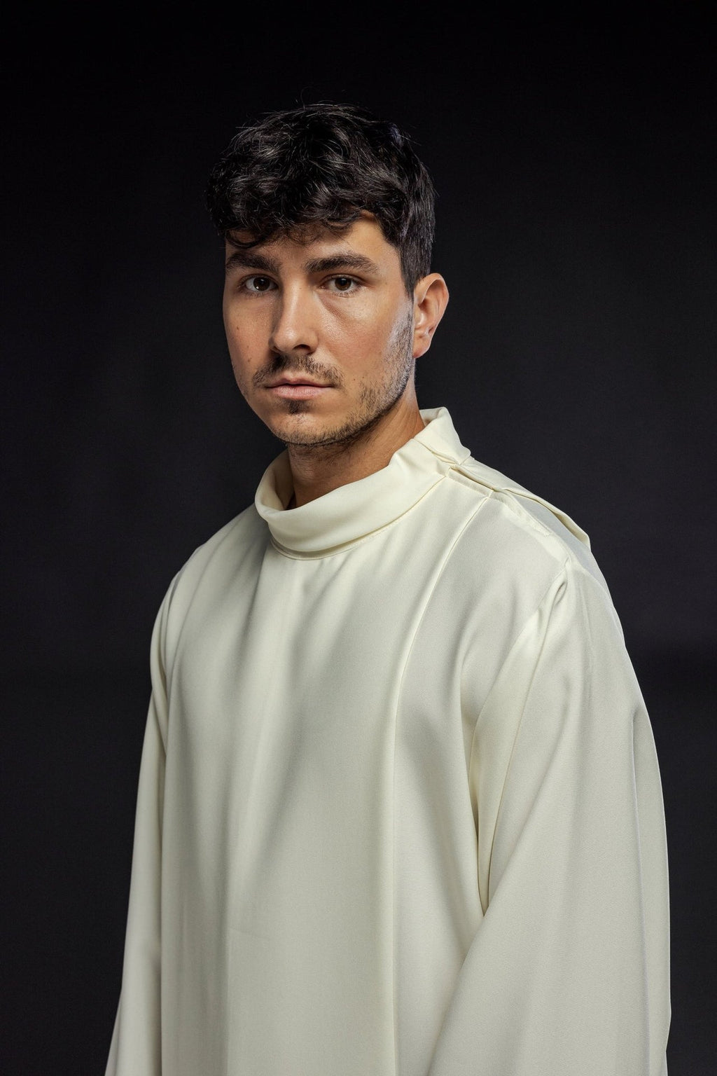 Alba kapłańska gładka z golfem Ecru