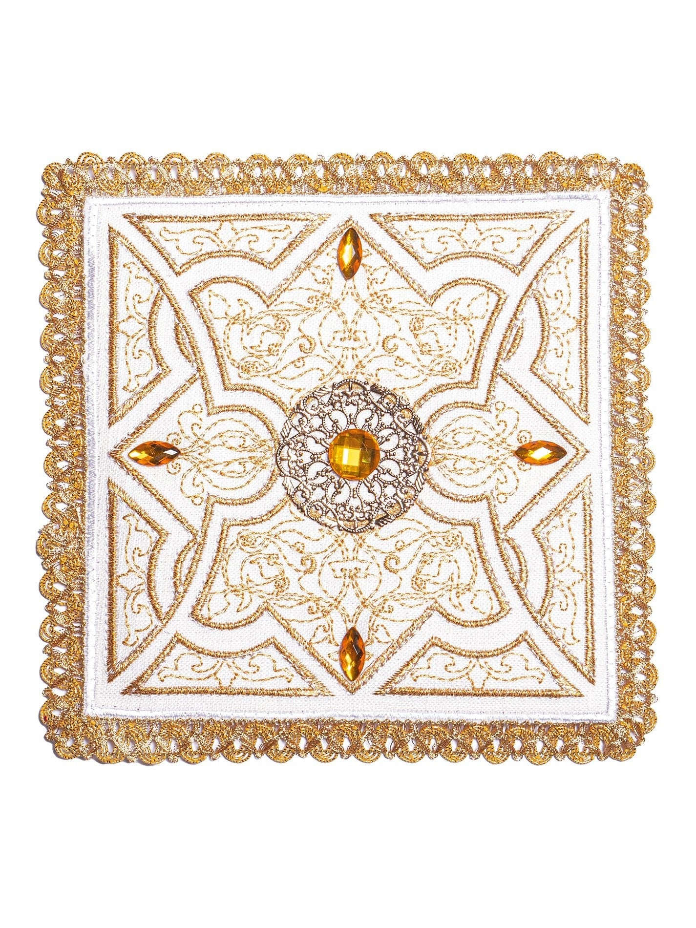 Bielizna kielichowa haftowana bogato zdobiona