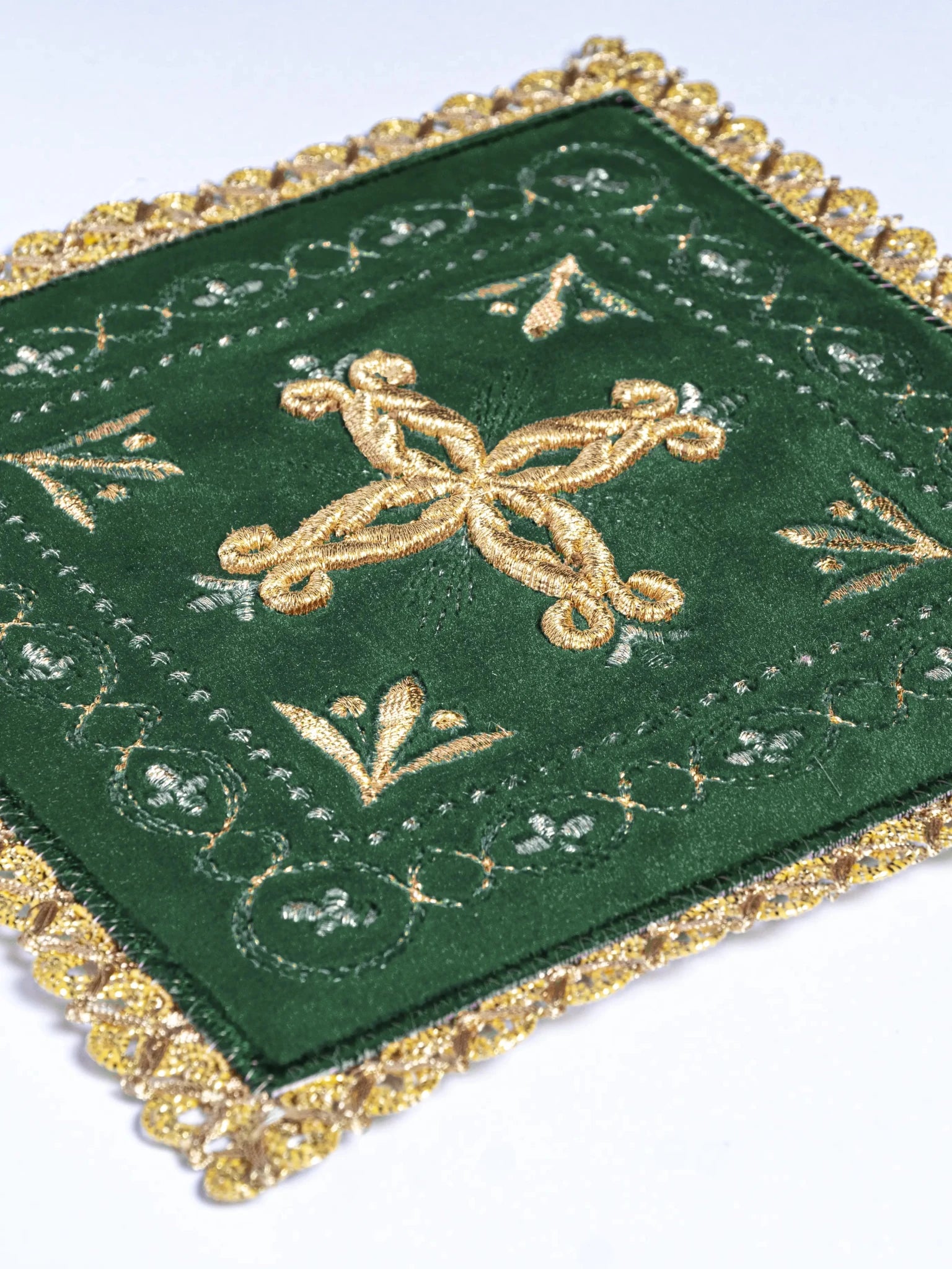 Chalice linen made of velvet with gold embroidery - HAFTINA ATELIER